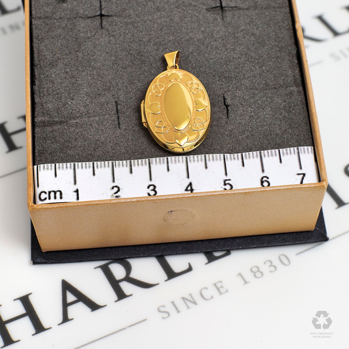 Pre-Owned 9ct Gold Oval Locket Pendant Heart Pattern