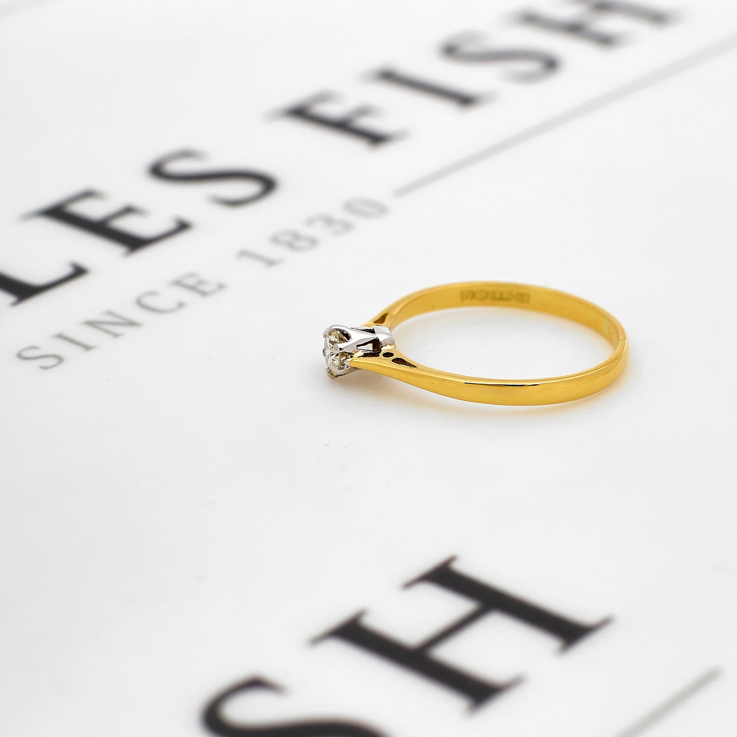 Pre-Owned 18ct Gold Diamond Solitare Ring Size N.5