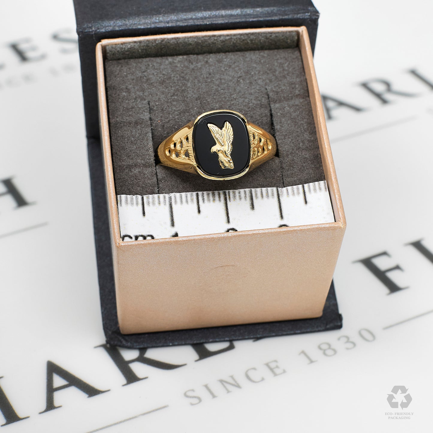 Pre-Owned 9ct Gold Mens Oval Onyx Eagle Signet Ring Size X