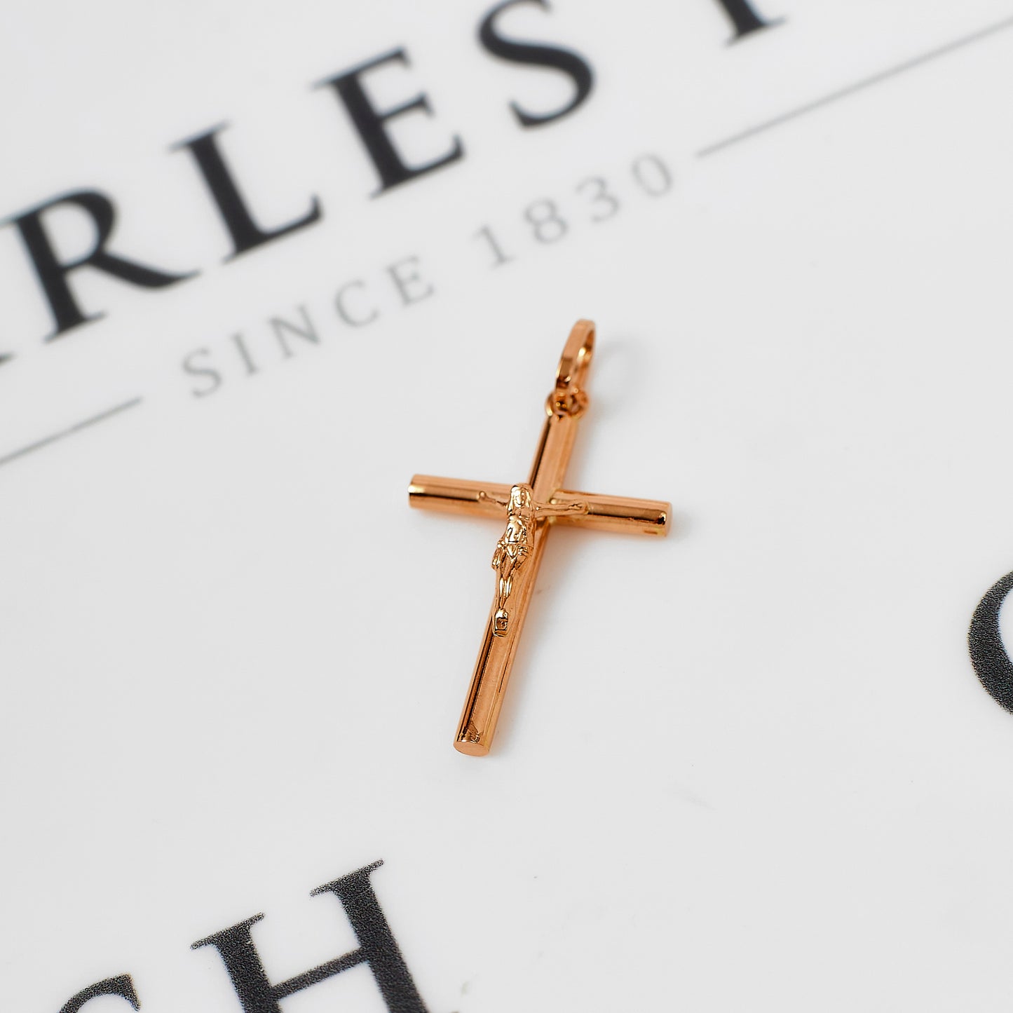 Pre-Owned 18ct Gold Crucifix Pendant