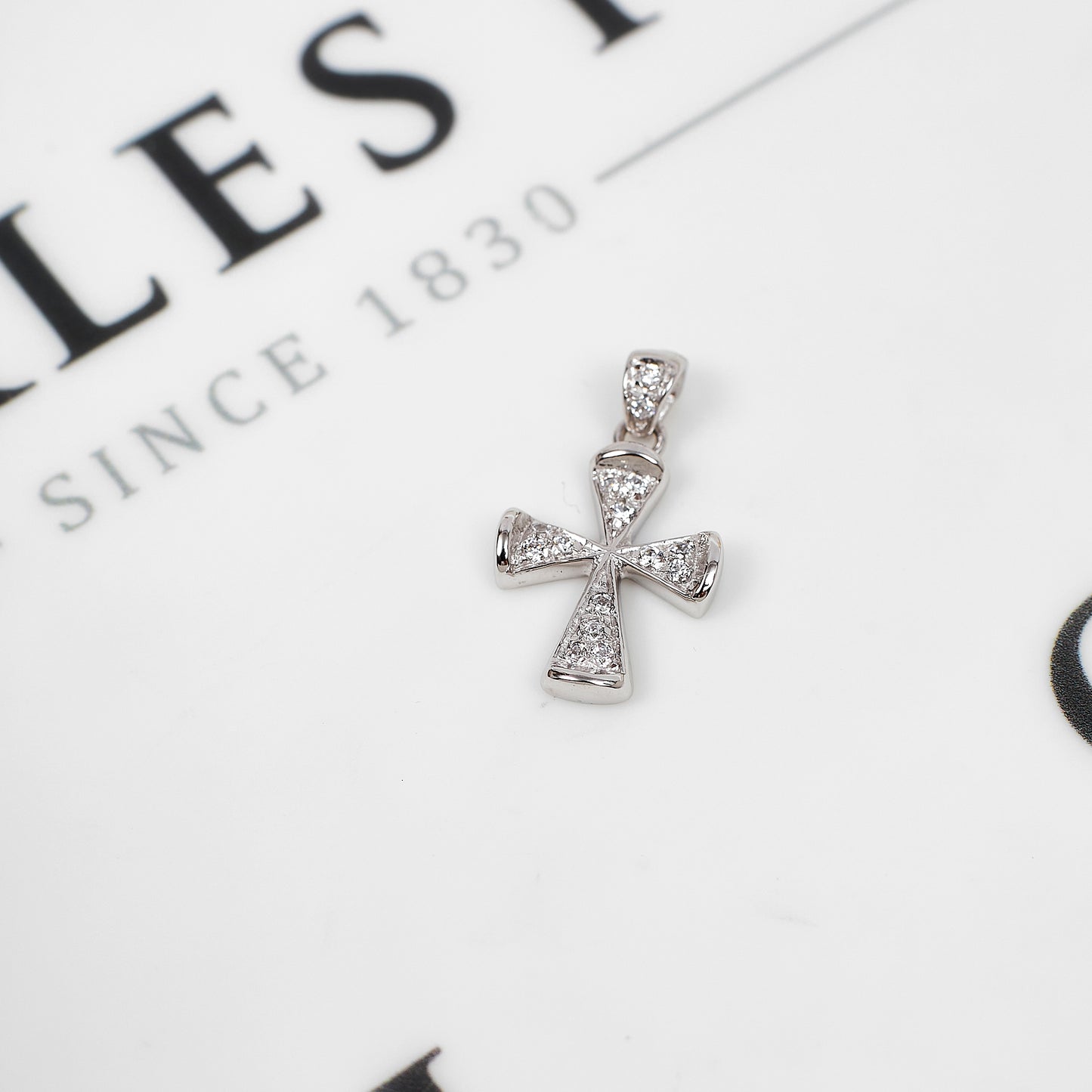 Pre-Owned 18ct White Gold CZ Cross Pendant