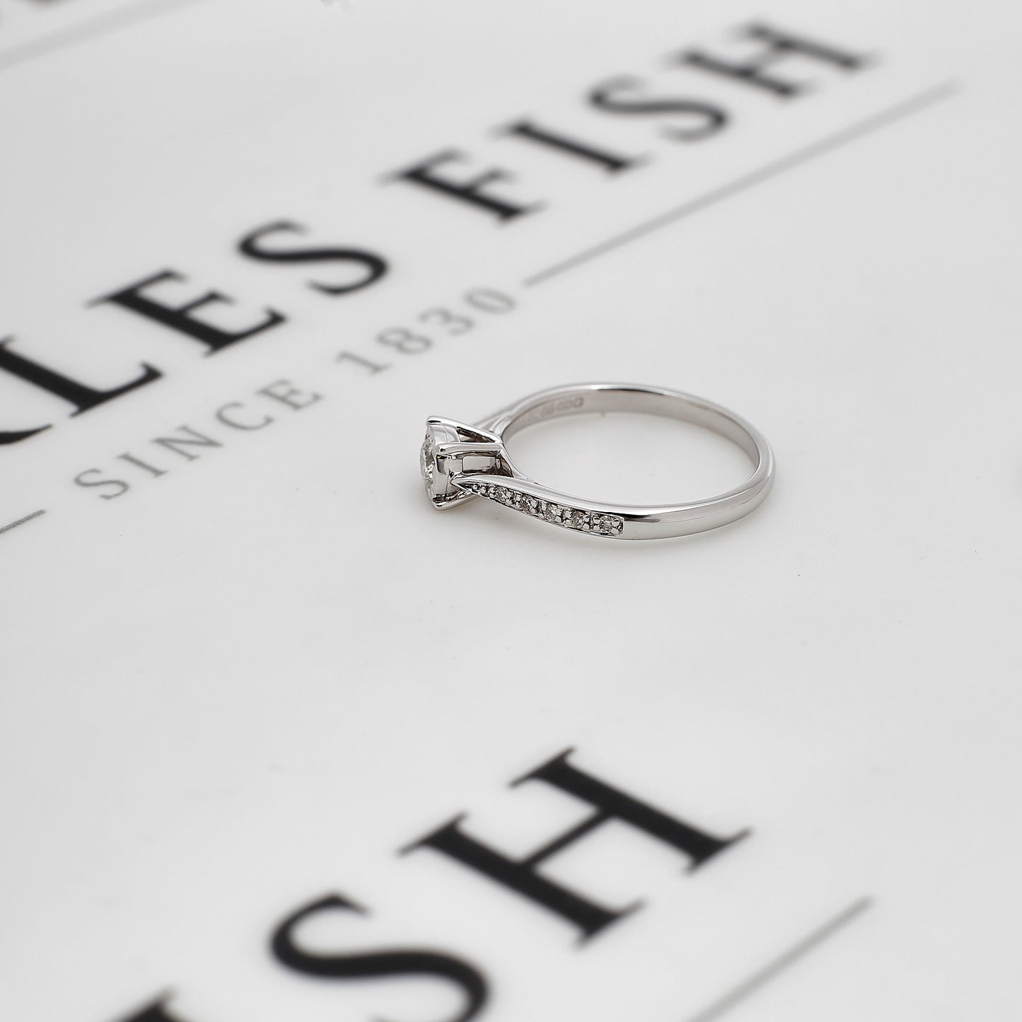 Pre-Owned 9ct White Gold Illusion Set Diamond Ring Size N