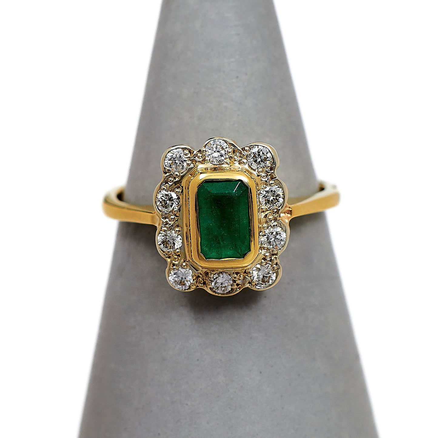 Pre-Owned 9ct Gold Emerald & Diamond Cluster Ring Size L