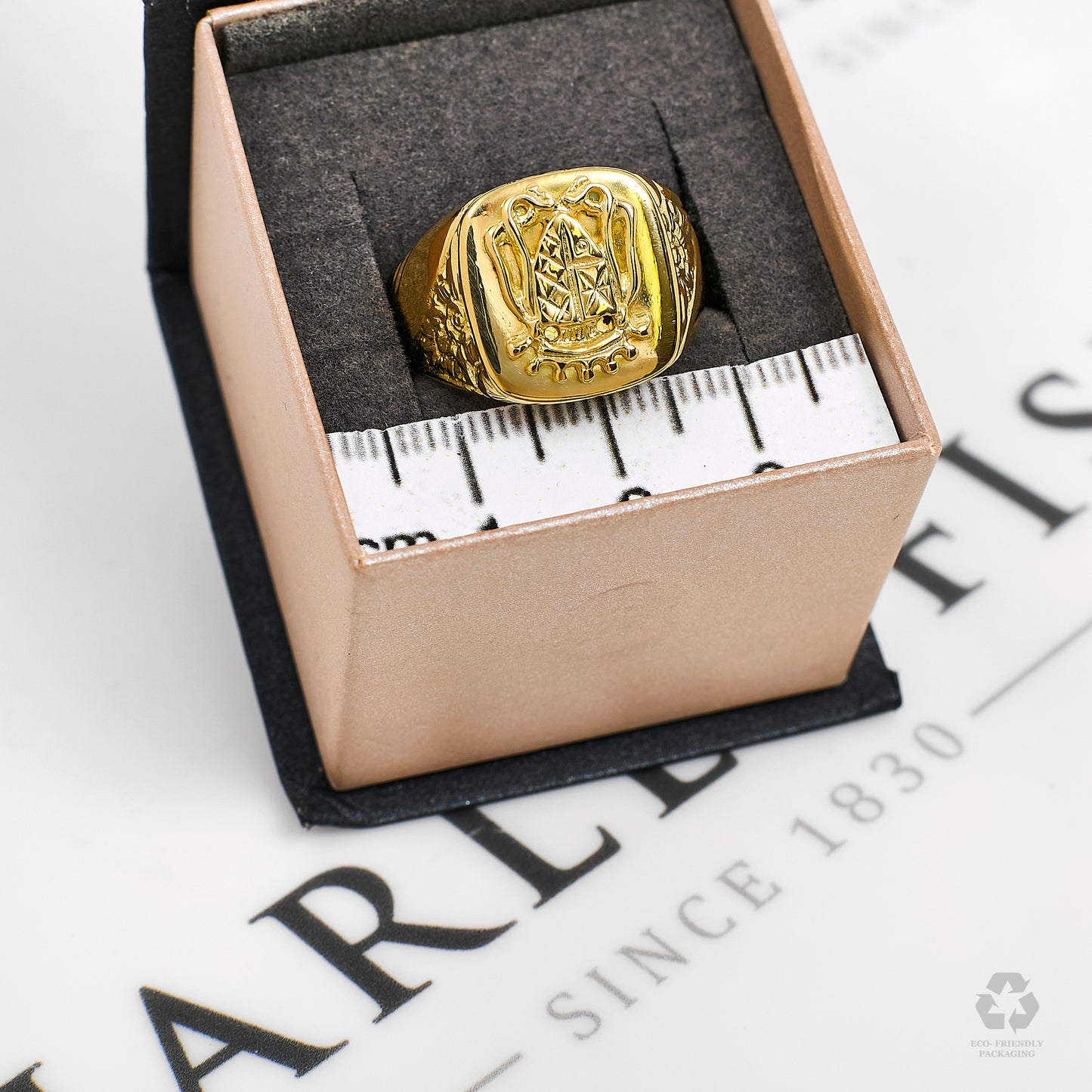 Pre-Owned 18ct Gold Shield Design Signet Ring Size T
