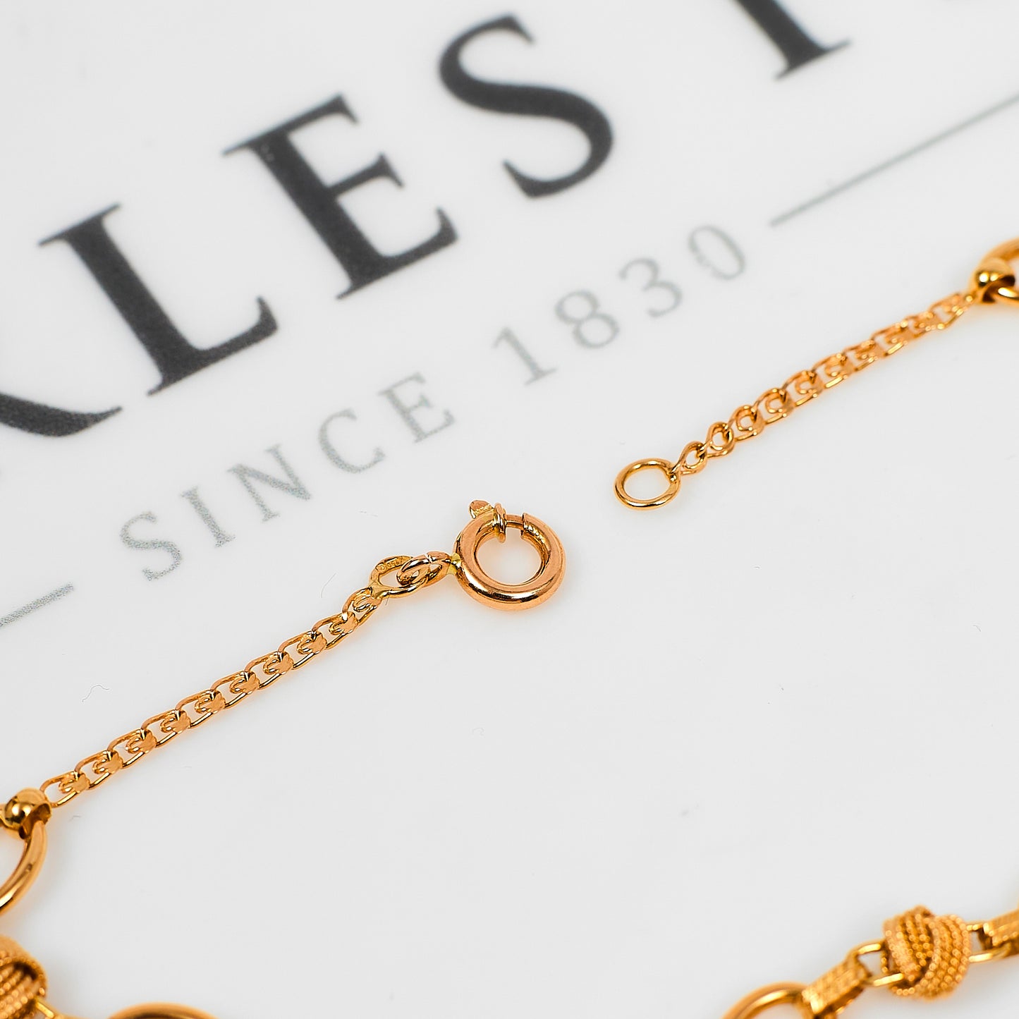 Pre-Owned 18ct Gold Knot Anchor Link Chain Bracelet 7.5 Inch
