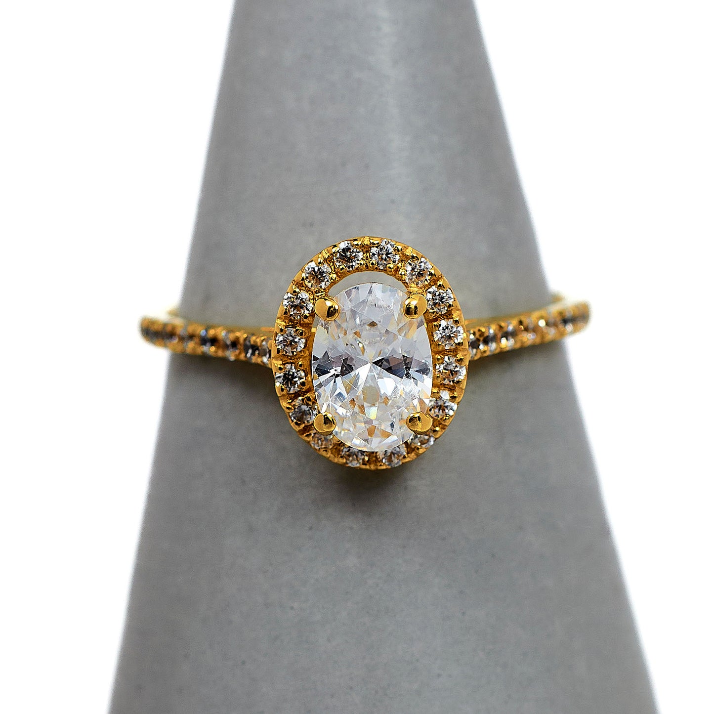 Pre-Owned 18ct Gold CZ Oval Cluster & CZ Sides Ring Size N.5