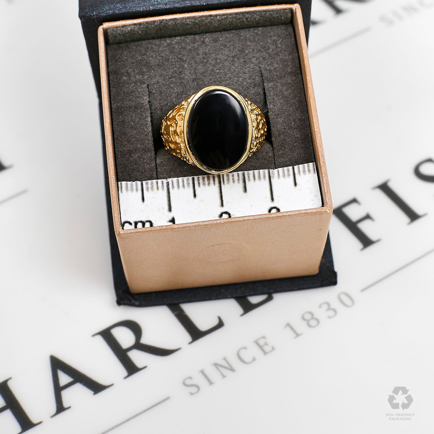 Pre-Owned 9ct Gold Oval Onyx Signet Ring Size R