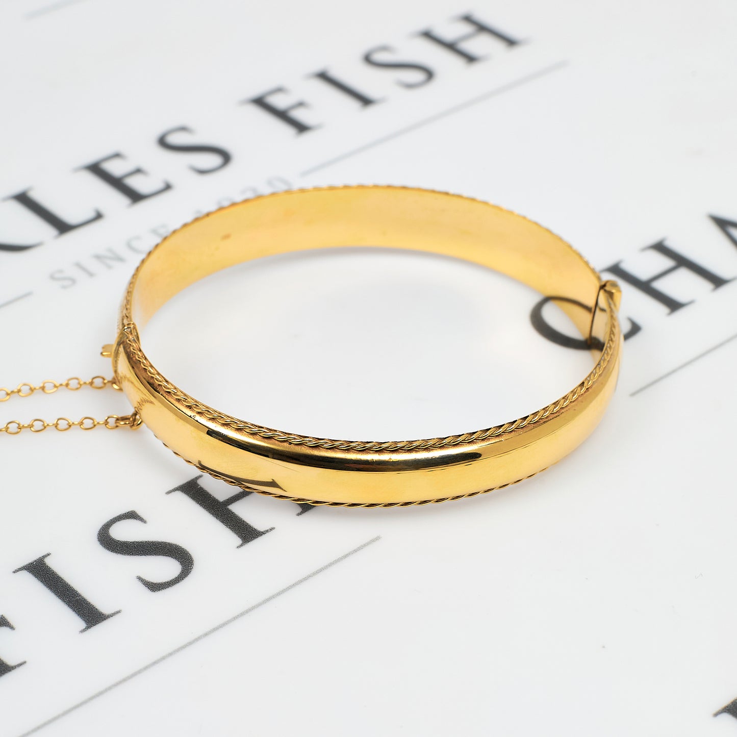 Pre-Owned 9ct Gold Patterned Hinged Bangle