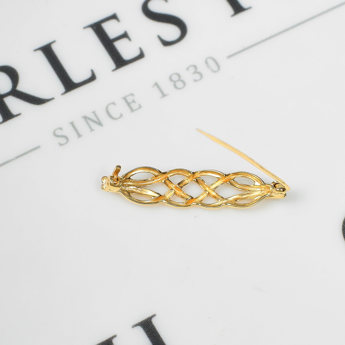 Pre-Owned 9ct Gold Plait Brooch