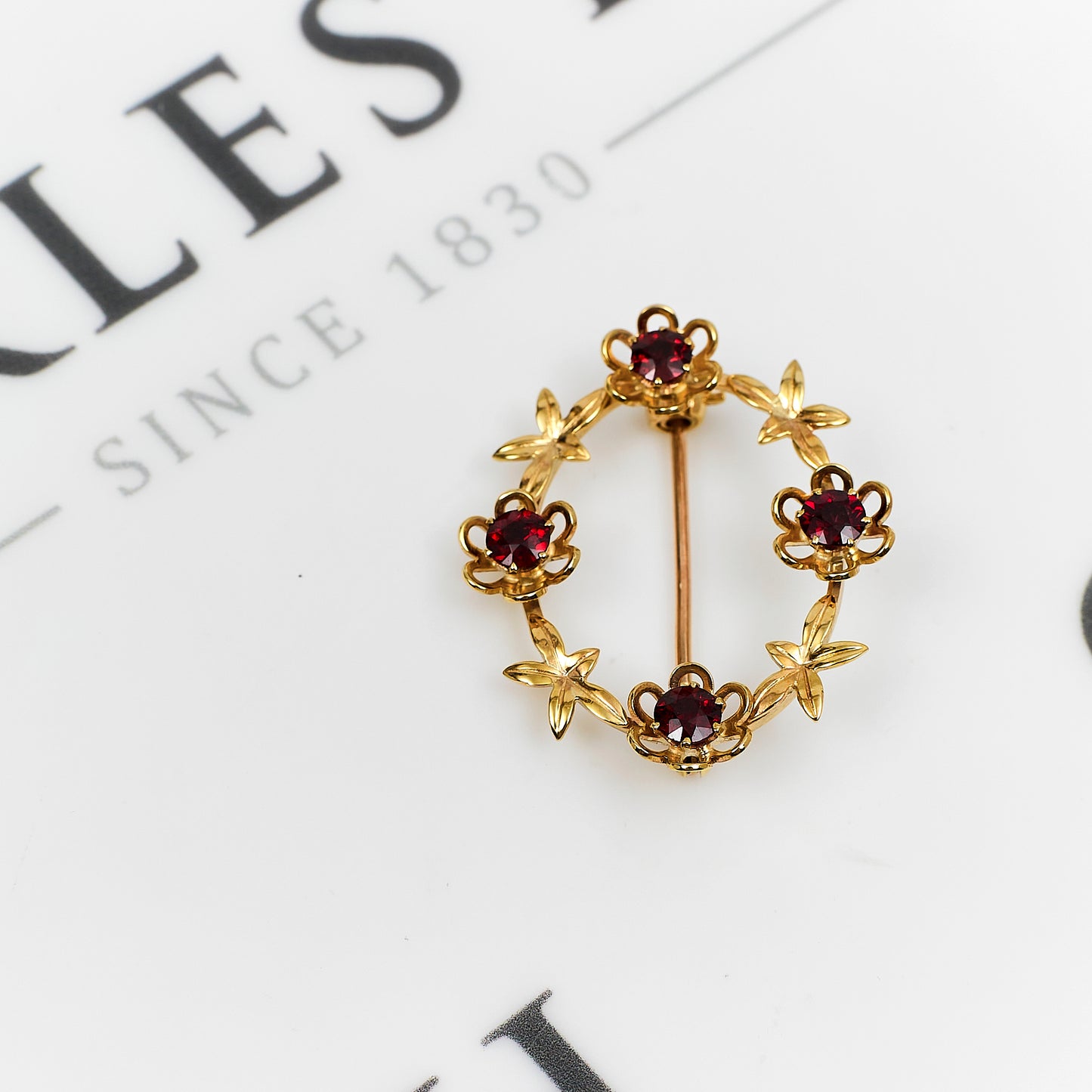 Pre-Owned 9ct Gold & Garnet 4 Flower Circle Brooch