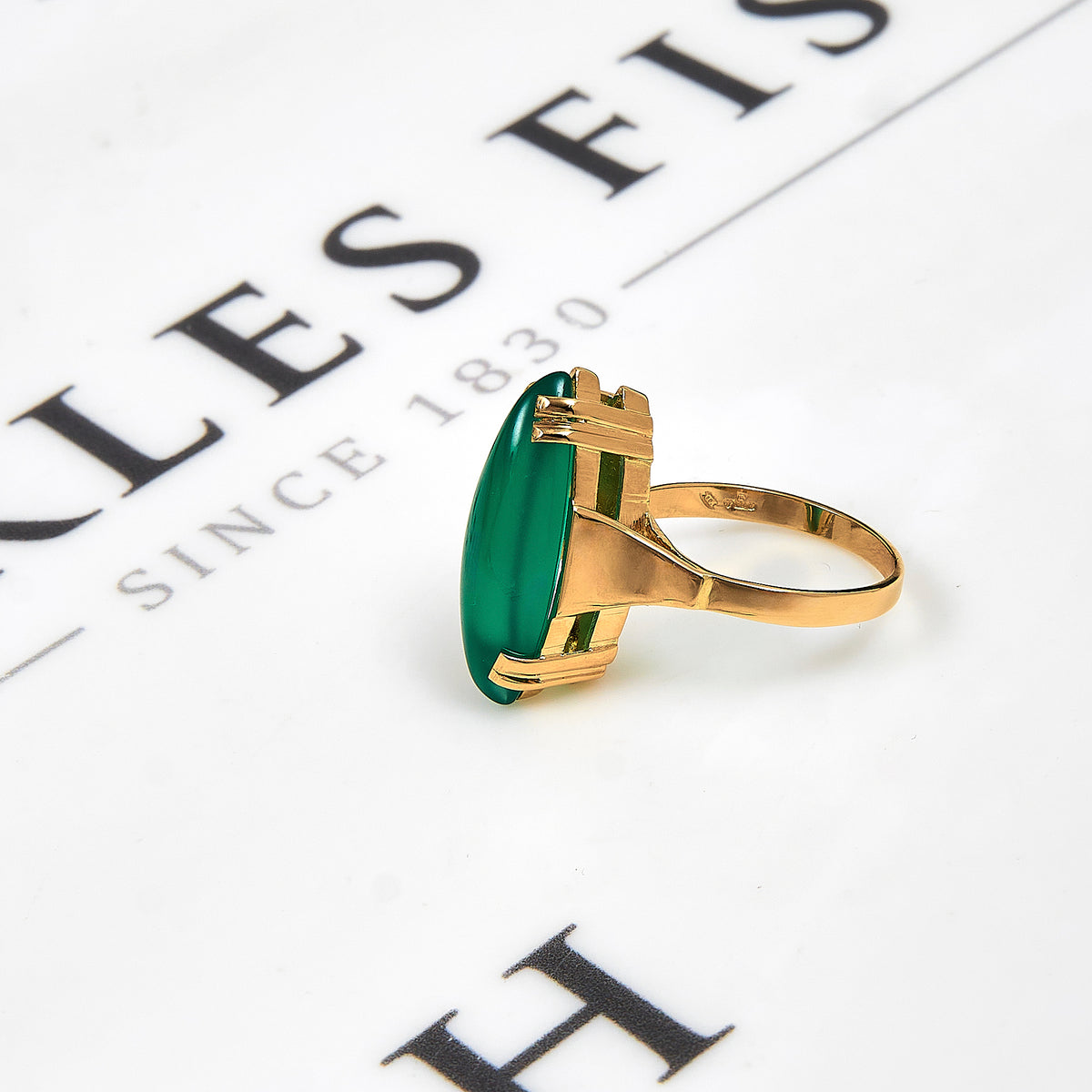 Pre-Owned 14ct Pointed Ellipse Cabochon Green Agate Ring