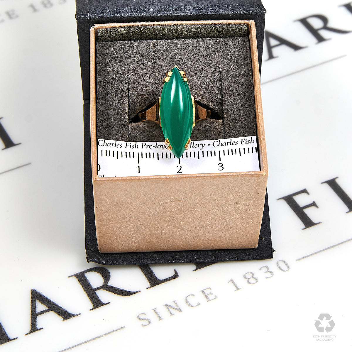 Pre-Owned 14ct Pointed Ellipse Cabochon Green Agate Ring