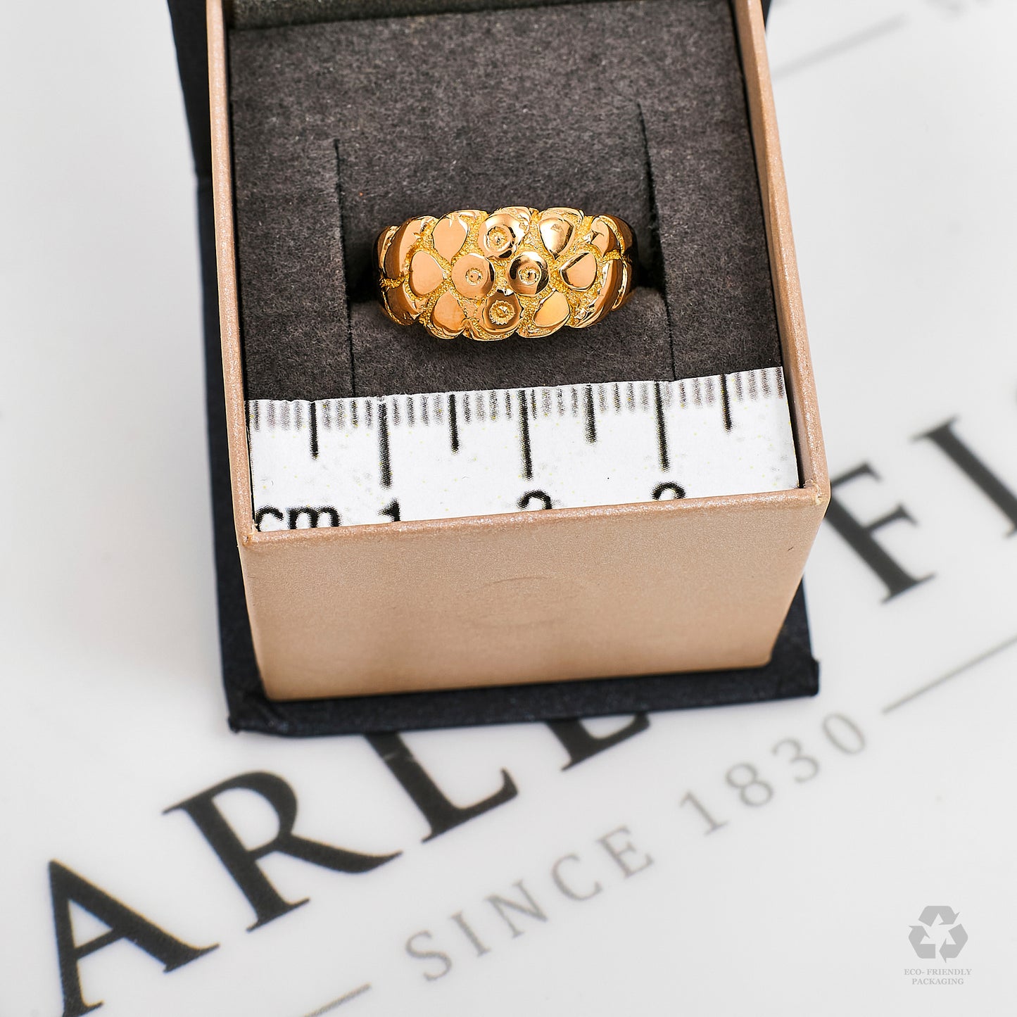 Pre-Owned 18ct Gold Bark Design Ring Size O