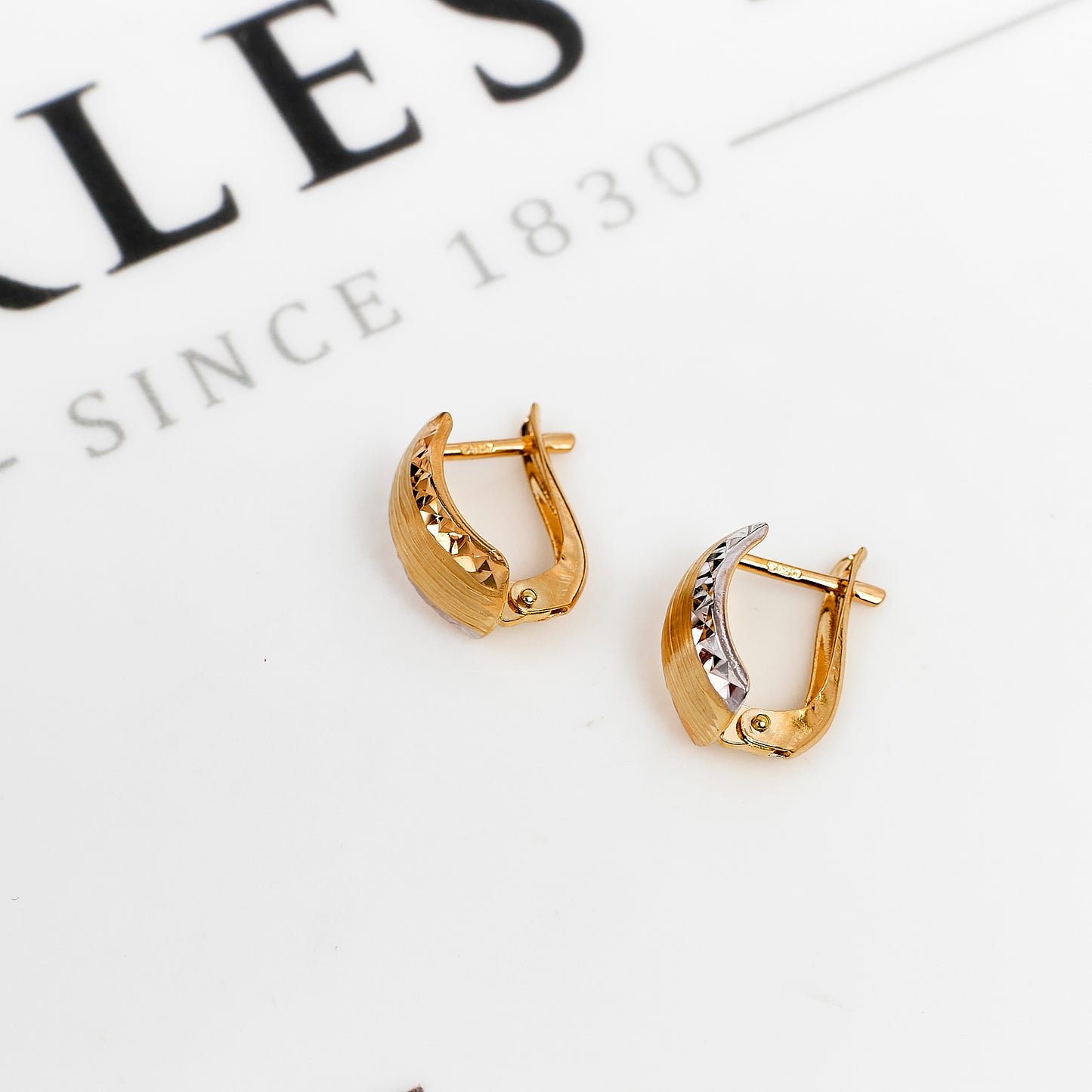 Pre-Owned 18ct Gold Tricolor Patterned Hinged Earrings