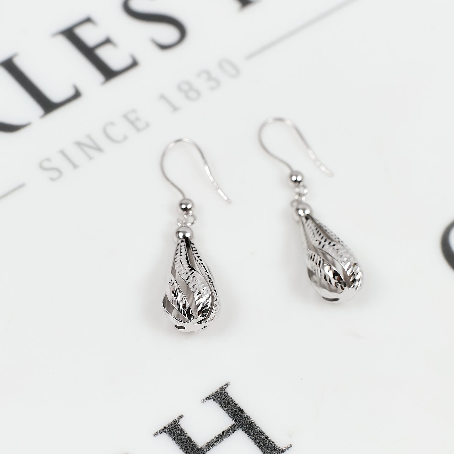 Pre-Owned 9ct White Gold Bomber Drop Earrings