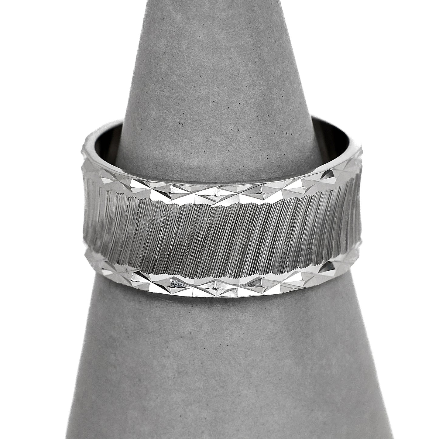 Pre-Owned 18ct White Gold Patterned Band Ring Size N