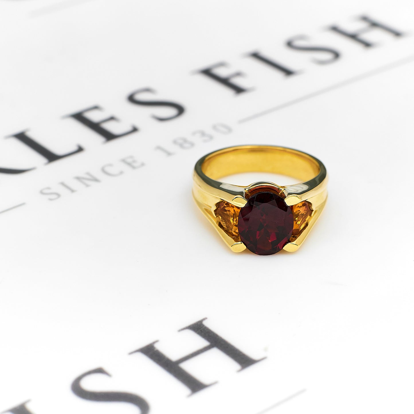 Pre-Owned 14ct Gold Oval Garnet Ring Size T