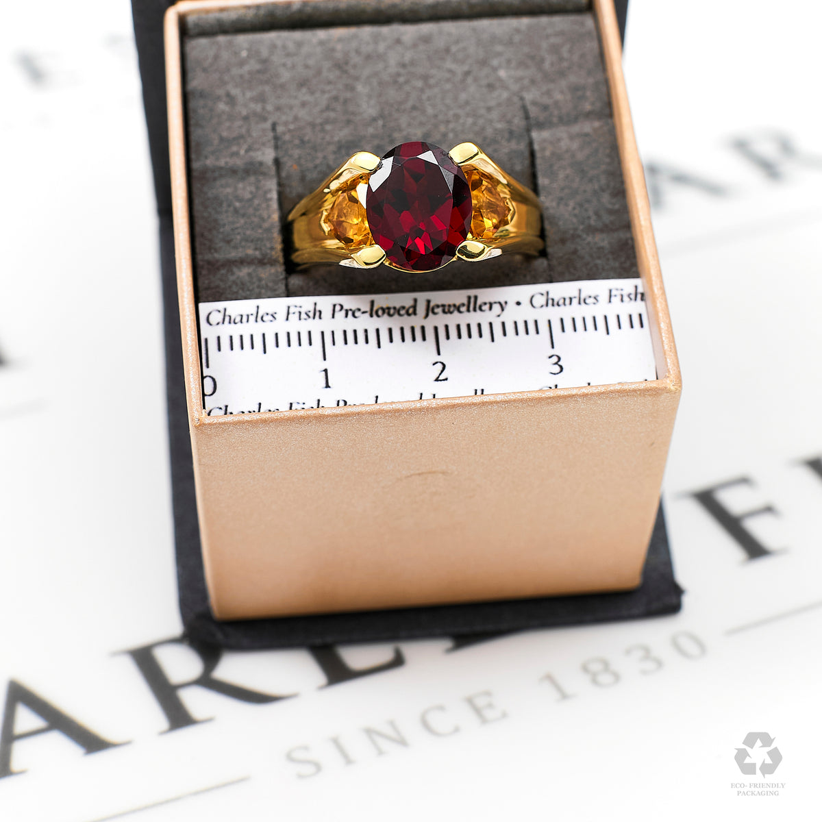Pre-Owned 14ct Gold Oval Garnet Ring Size T