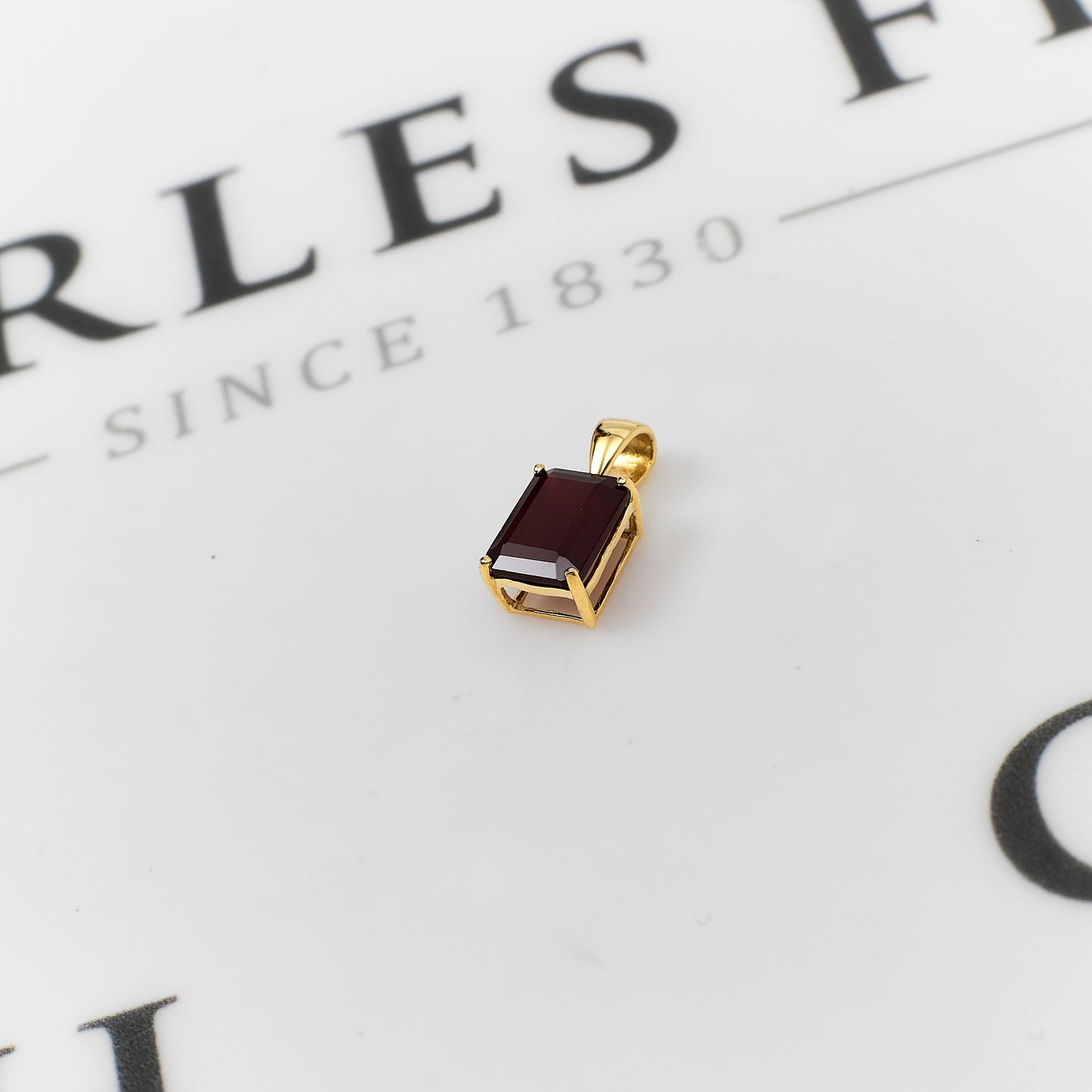 Pre-Owned 9ct Gold Rectangle Garnet Pendant