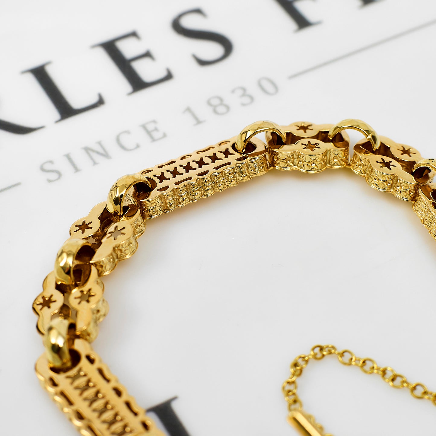 Pre-Owned 9ct Gold Vintage Look Link Bracelet & TBar Swivel
