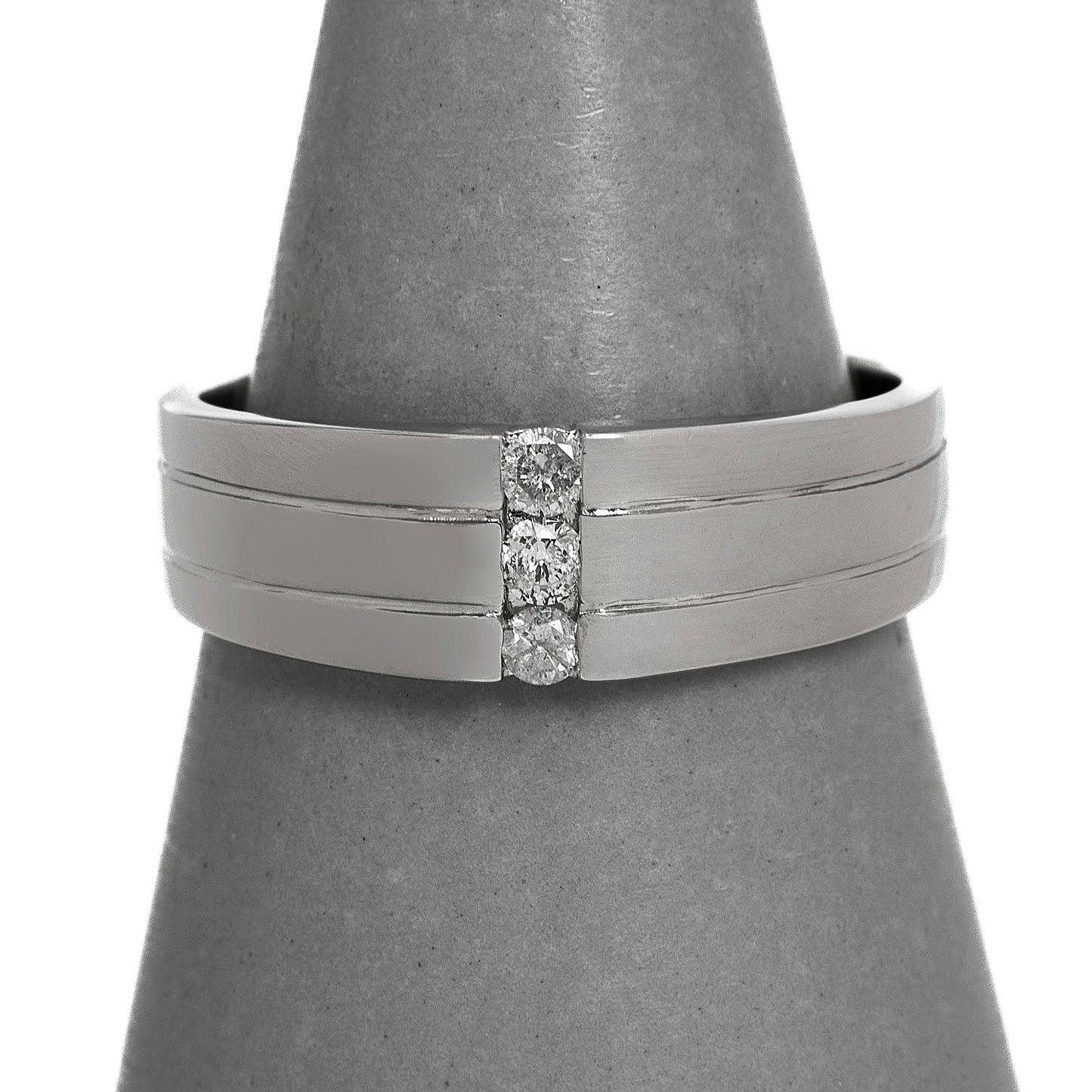 Pre-Owned 9ct White Gold Mens 3 Diamond Band Ring Size W