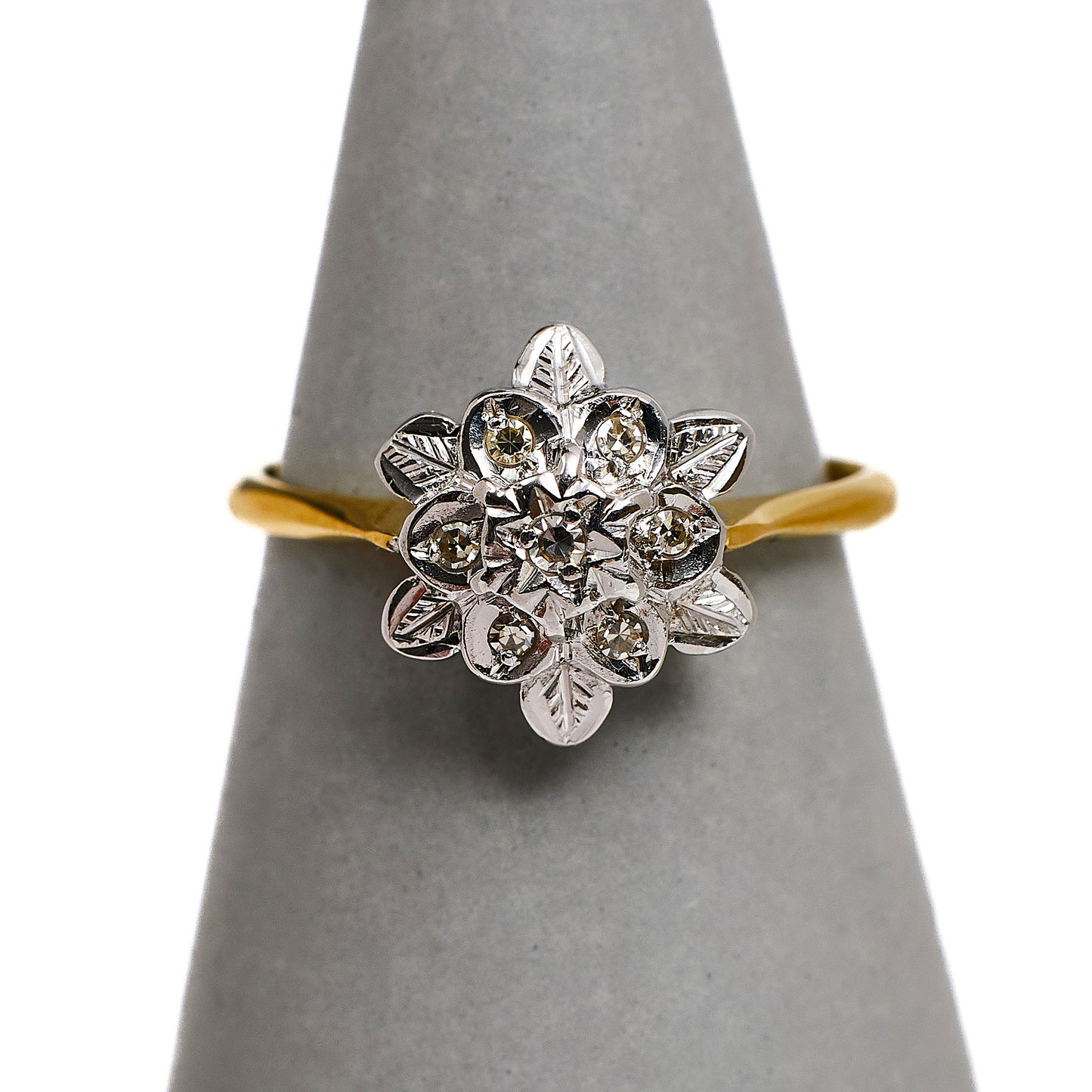 Pre-Owned 18ct Gold Illusion Set Diamond Cluster Ring Size L