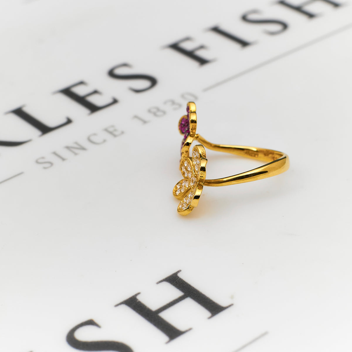 Pre-Owned 14ct Gold Synthetic Red & White Stone Flower Ring