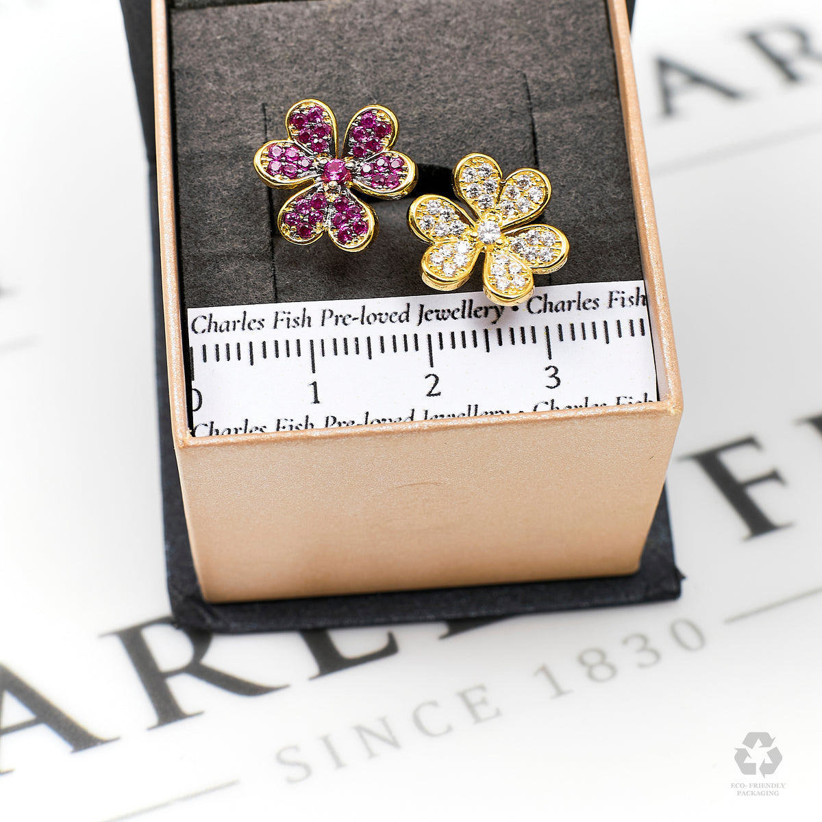 Pre-Owned 14ct Gold Synthetic Red & White Stone Flower Ring