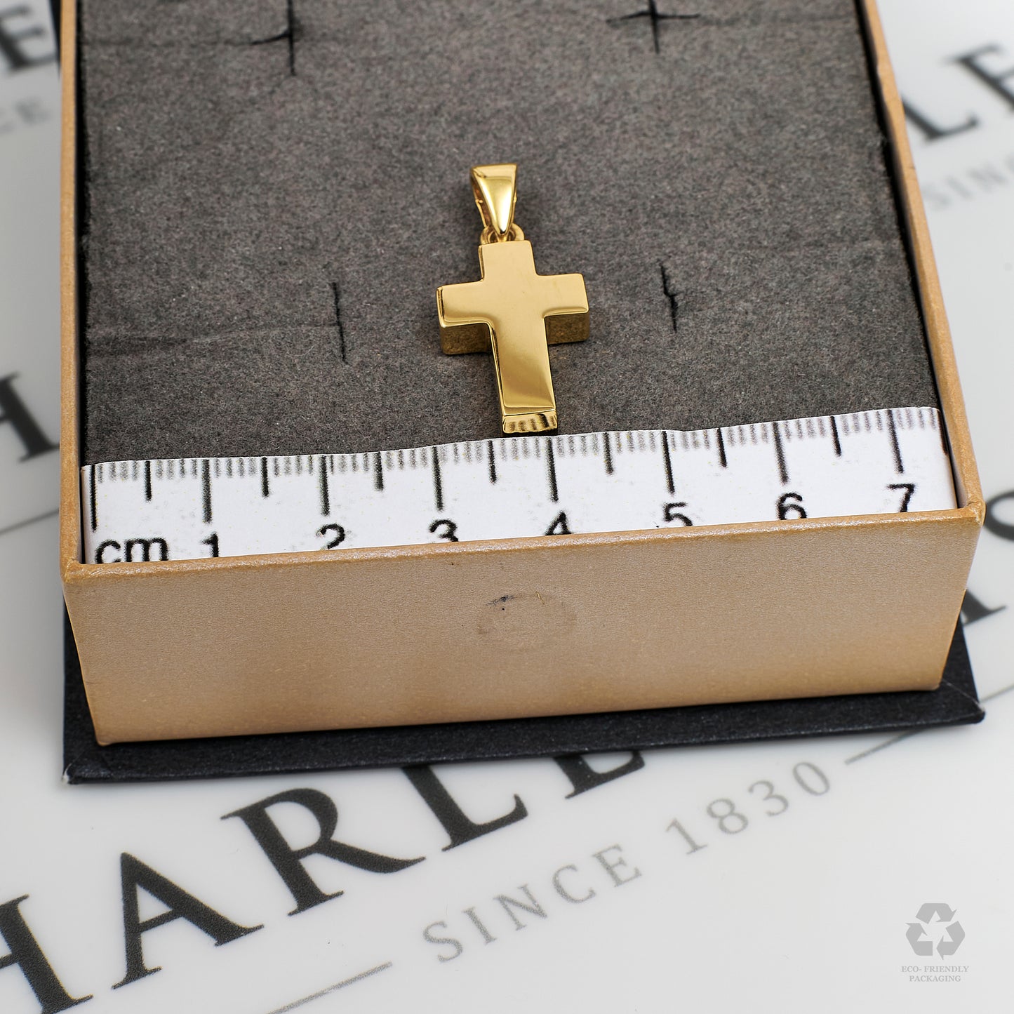 Pre-Owned 9ct Gold Classic Cross Pendant