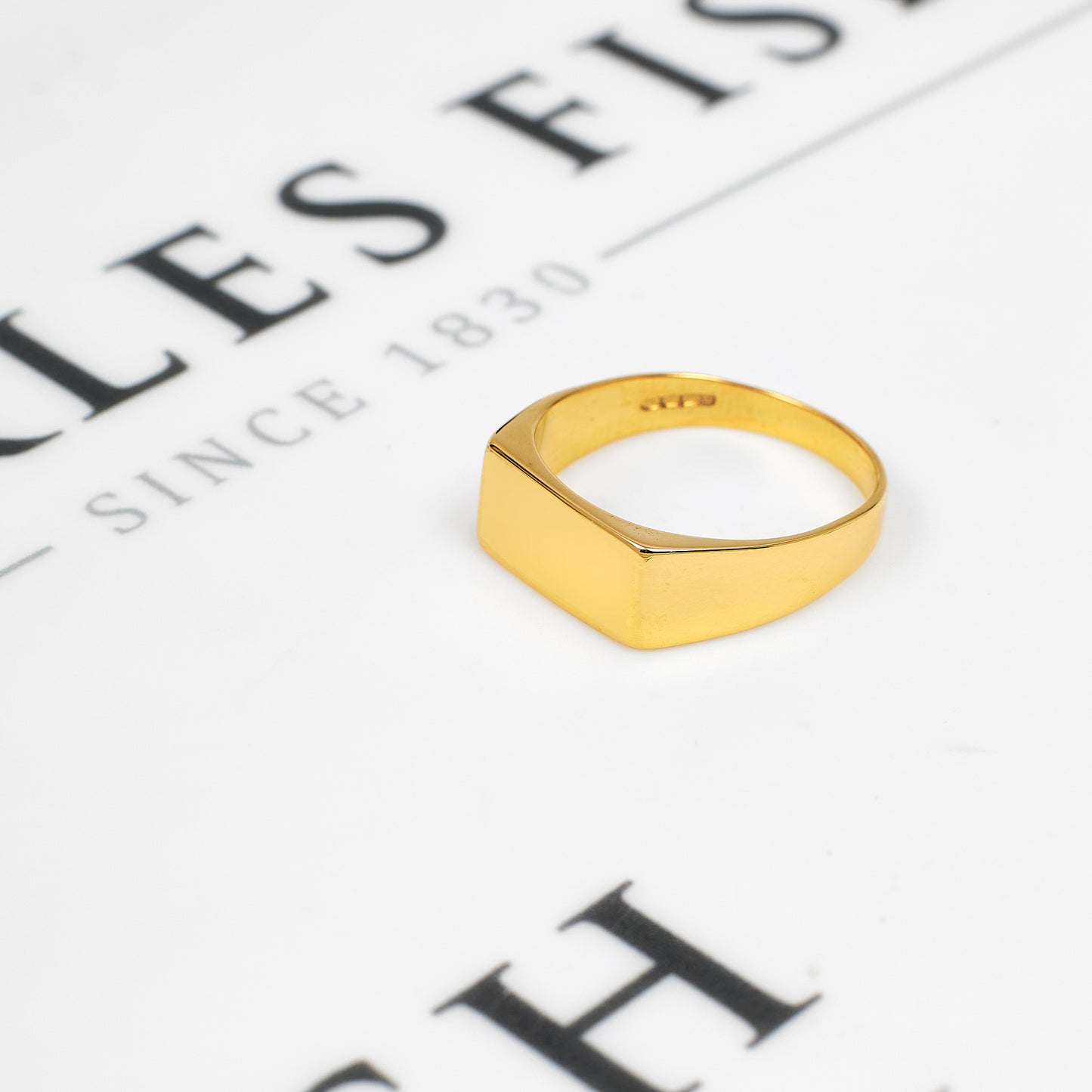 Pre-Owned 9ct Gold Rectangle Signet Ring Size S.5