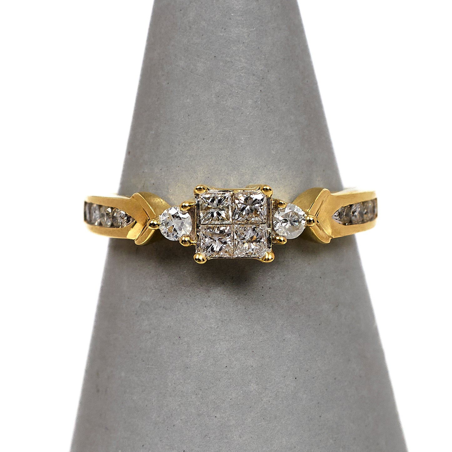 Pre-Owned 9ct Gold 4 Princess Cut Diamond Ring Size N