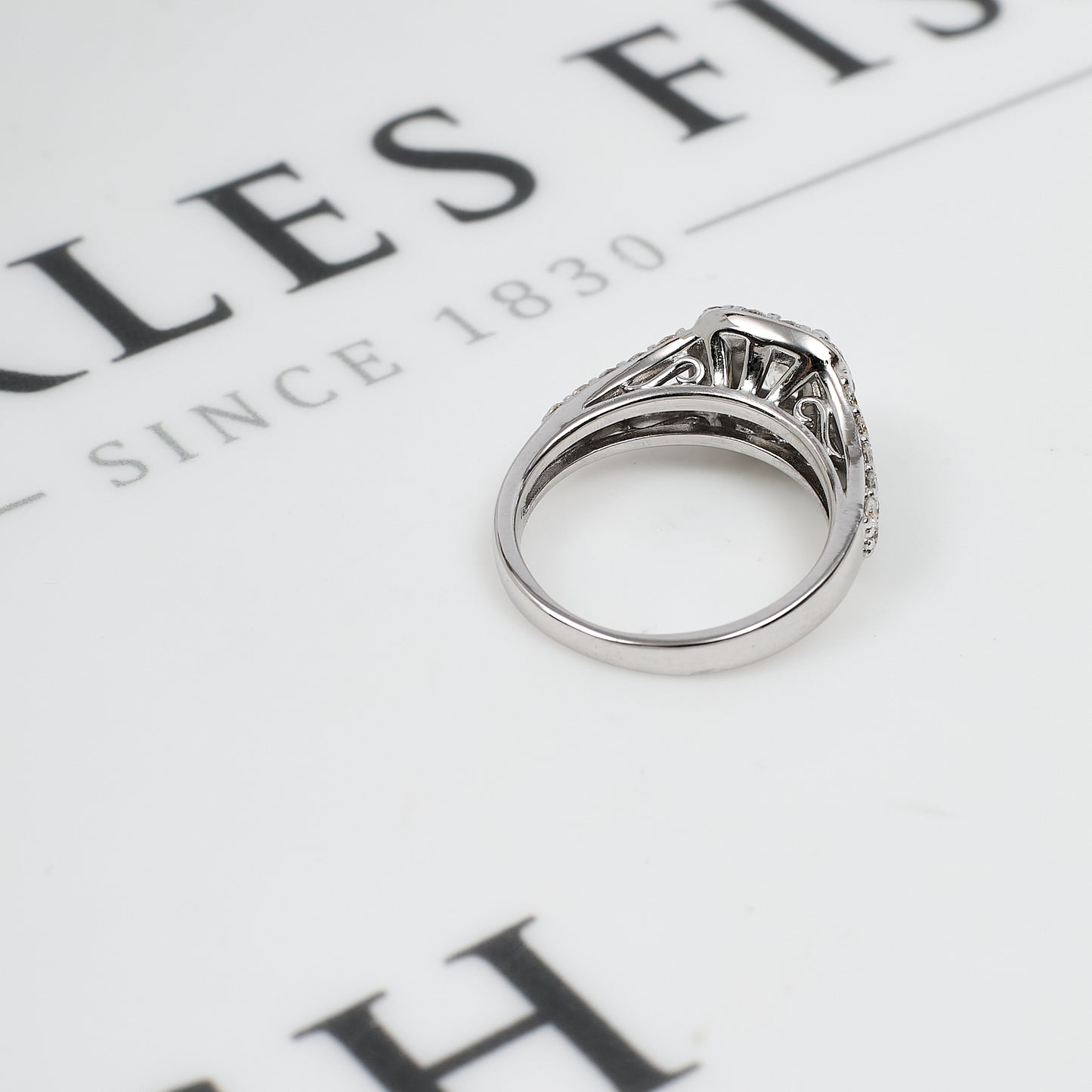 Pre-Owned 18ct White Gold Diamond Cluster Ring Size N