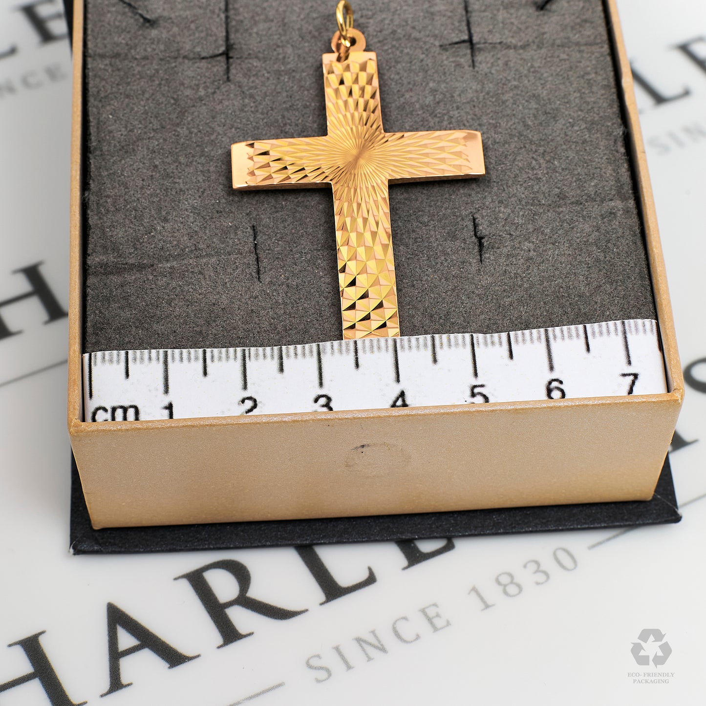 Pre-Owned 9ct Gold Sunburst Pattern Cross Pendant