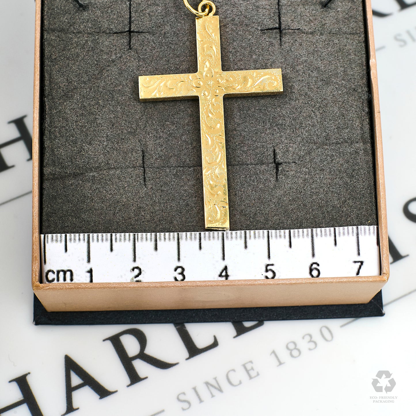 Pre-Owned 9ct Gold Flower Design Cross Pendant