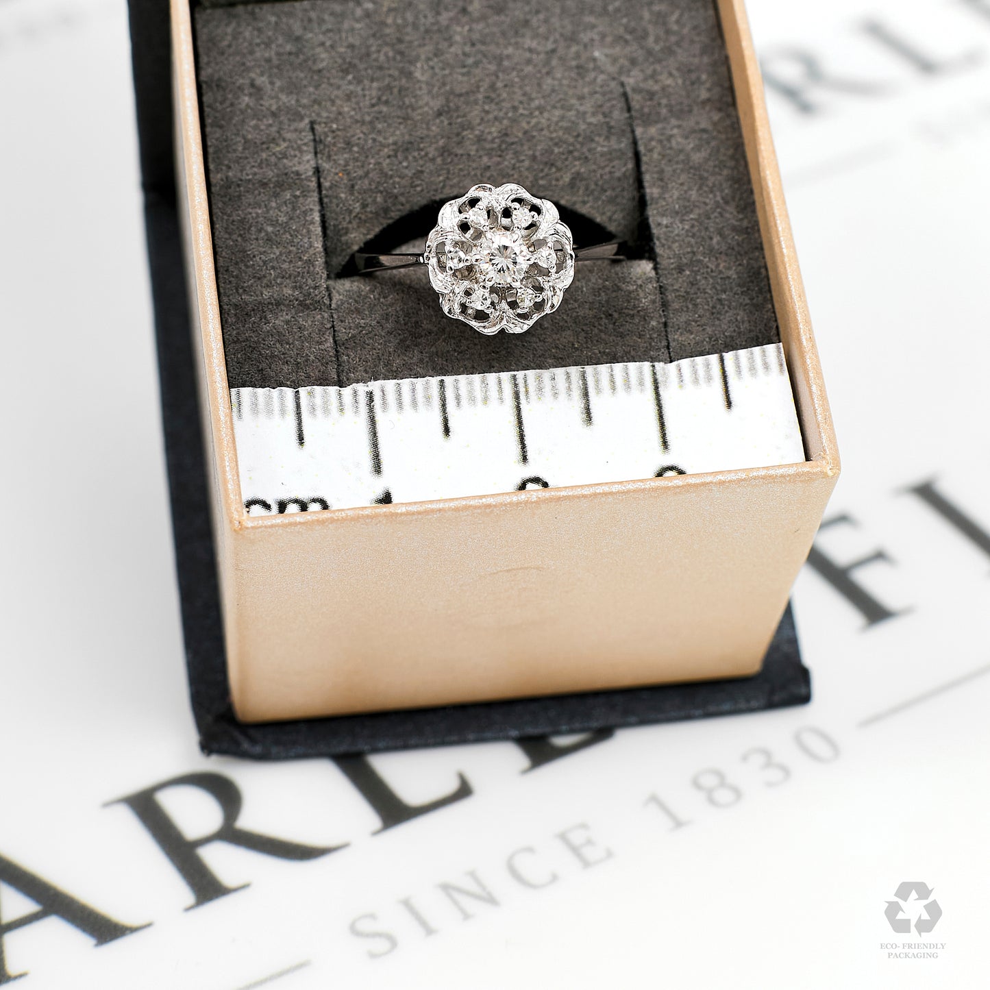 Pre-Owned 18ct White Gold Diamond Cluster Ring Size M.5