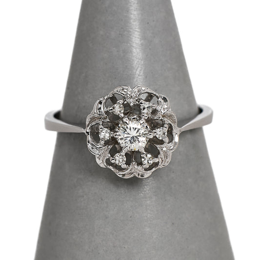 Pre-Owned 18ct White Gold Diamond Cluster Ring Size M.5