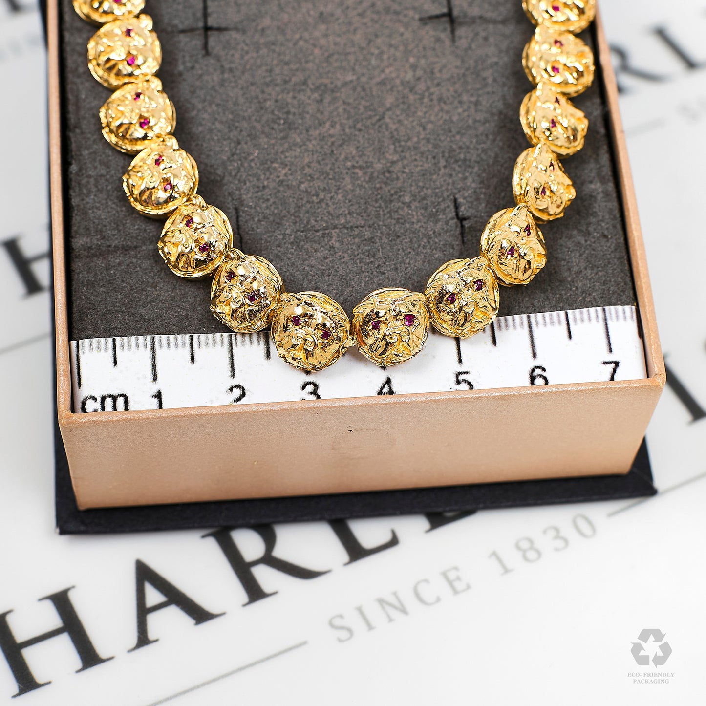 Pre-Owned 9ct Gold Synthetic Stone Bulldog Bracelet 8.5 Inch