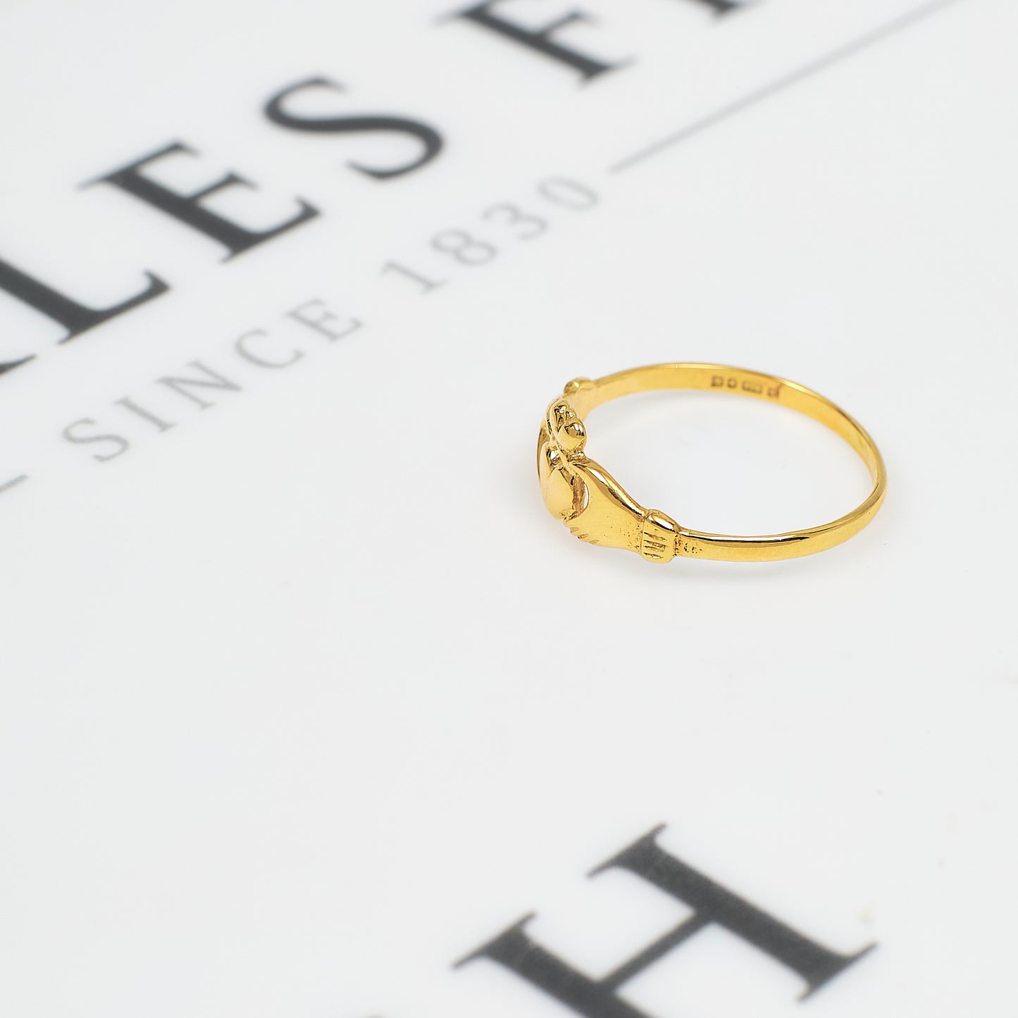 Pre-Owned 9ct Gold Claddagh Ring Size O