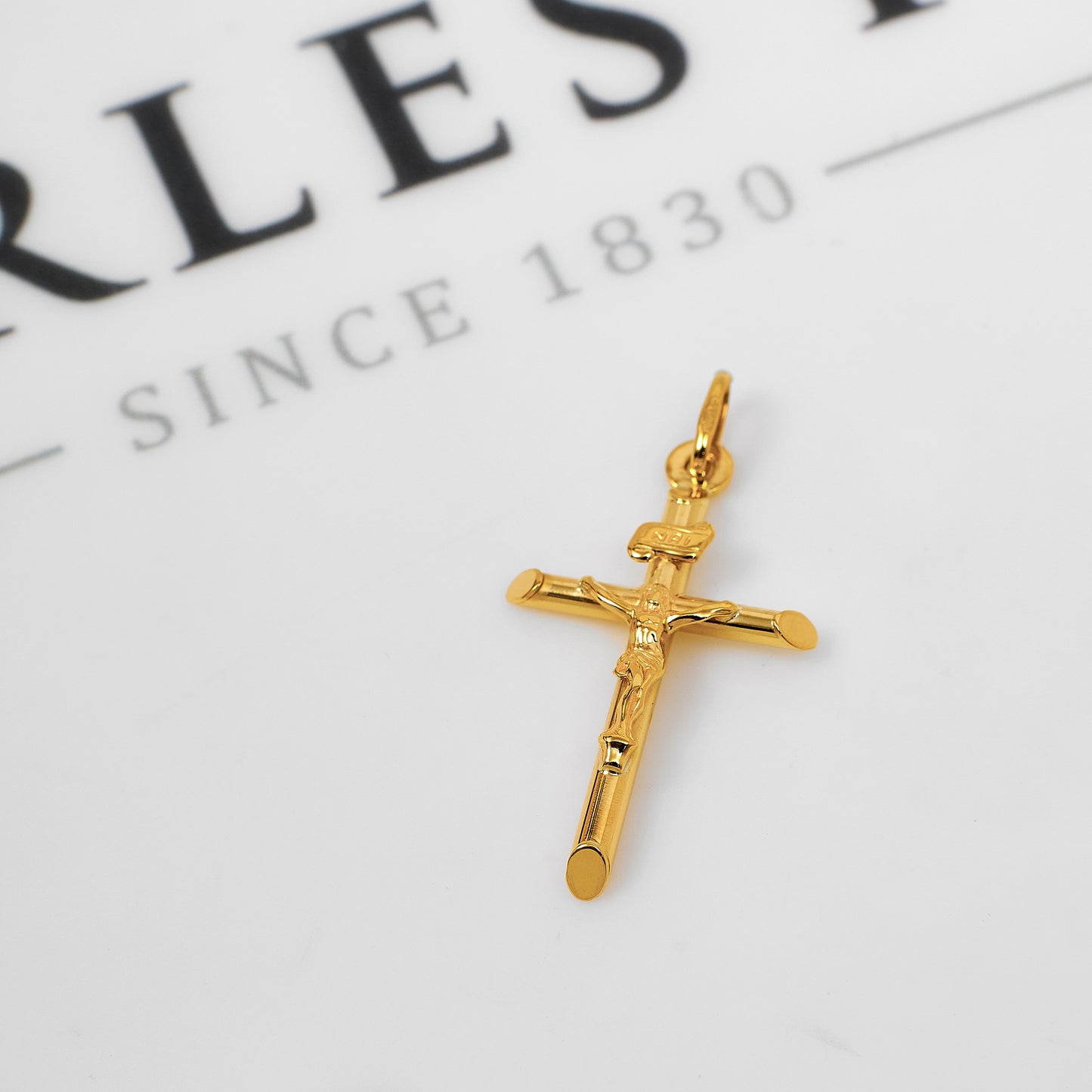 Pre-Owned 9ct Gold Crucifix Pendant