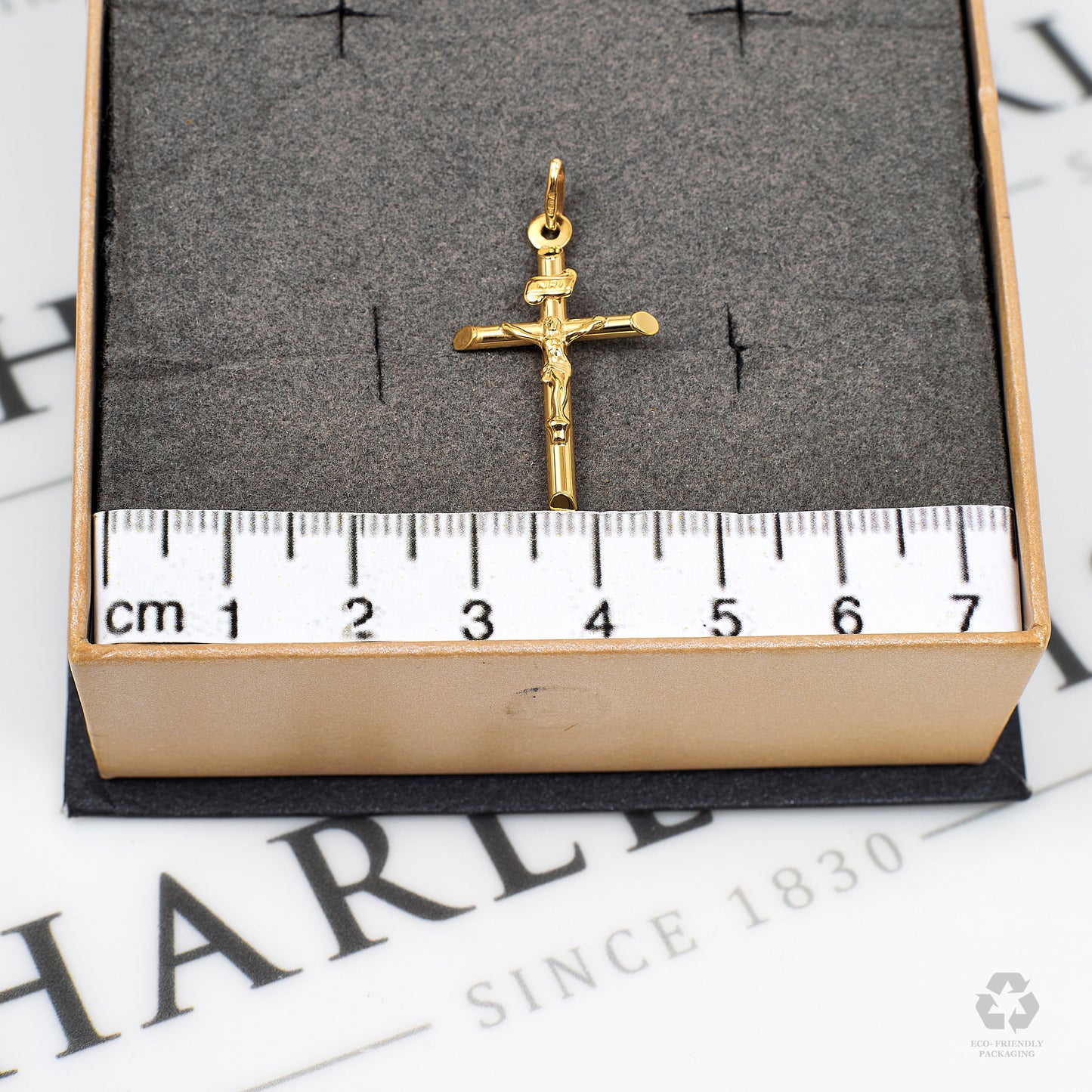 Pre-Owned 9ct Gold Crucifix Pendant
