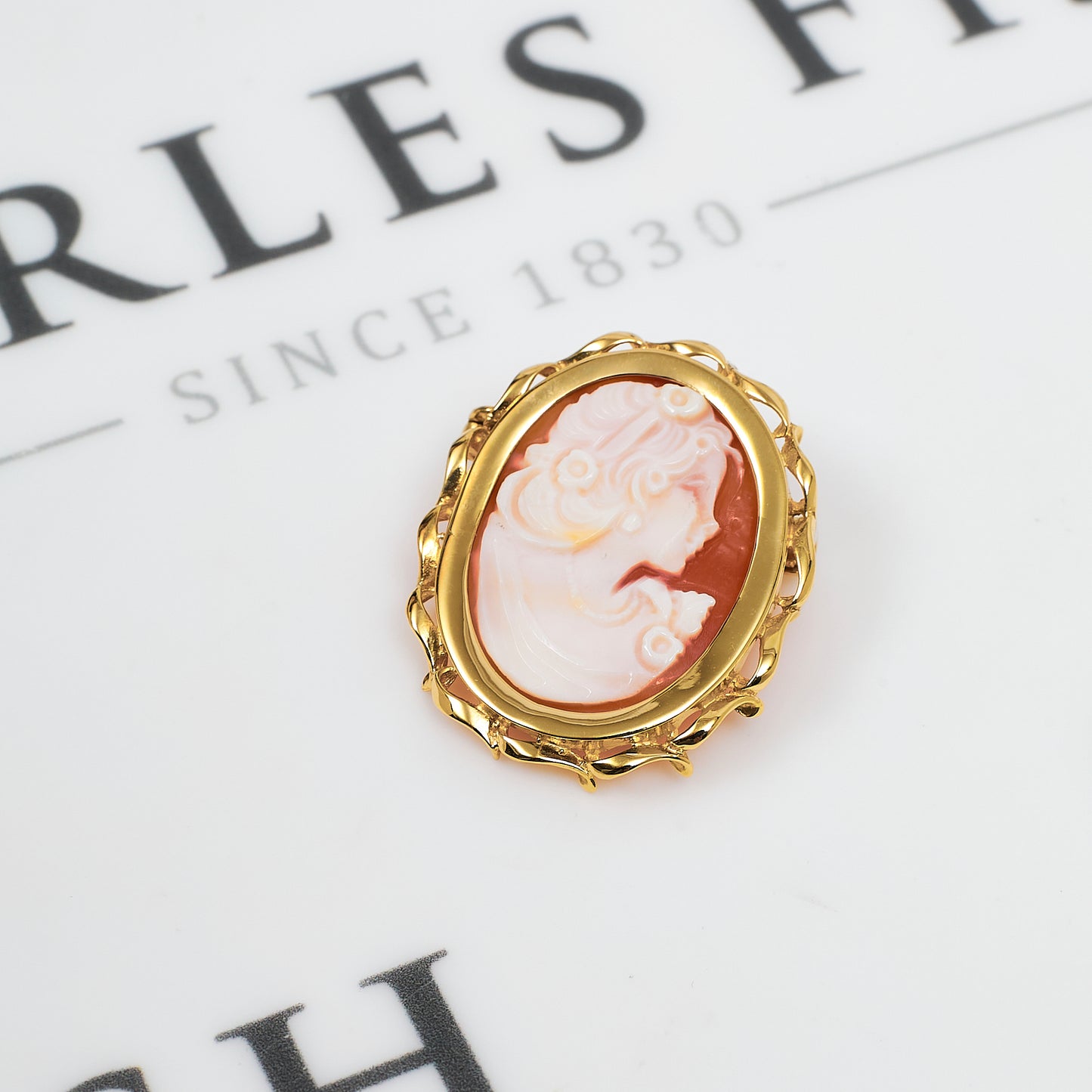 Pre-Owned 9ct Gold Oval Cameo Brooch