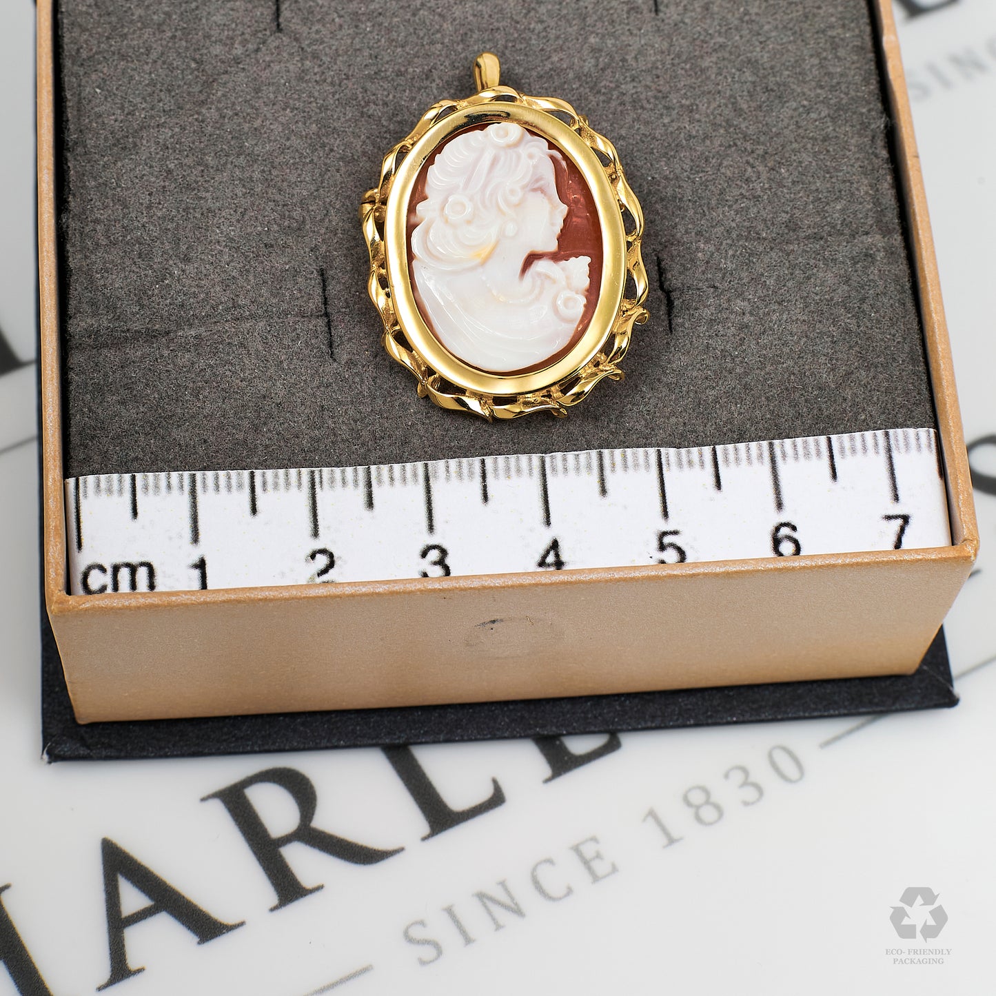 Pre-Owned 9ct Gold Oval Cameo Brooch