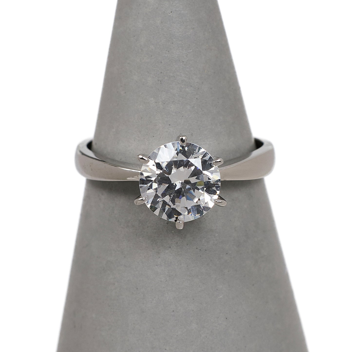 Pre-Owned 9ct White Gold CZ Ring Size K