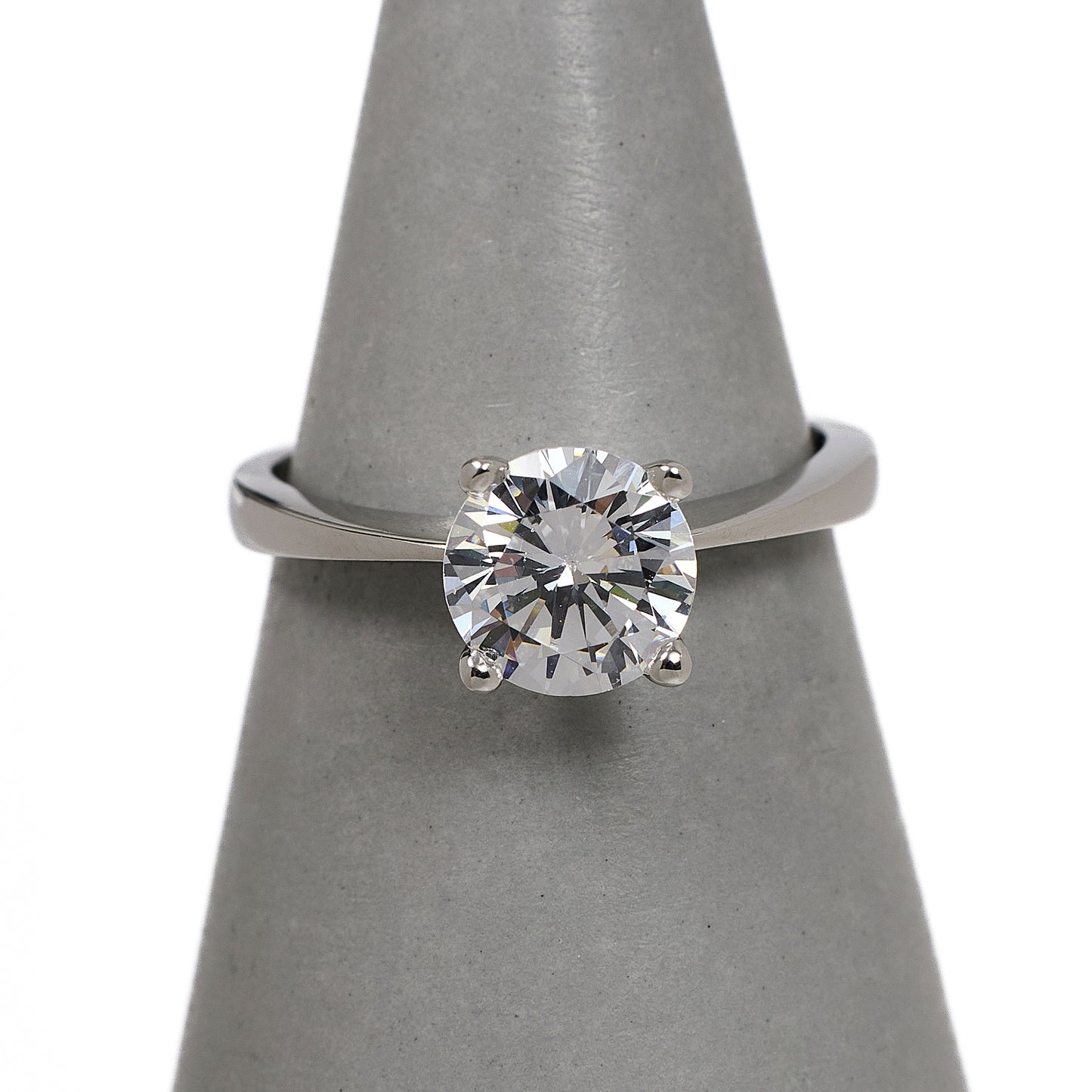 Pre-Owned 9ct White Gold CZ Ring Size K.5