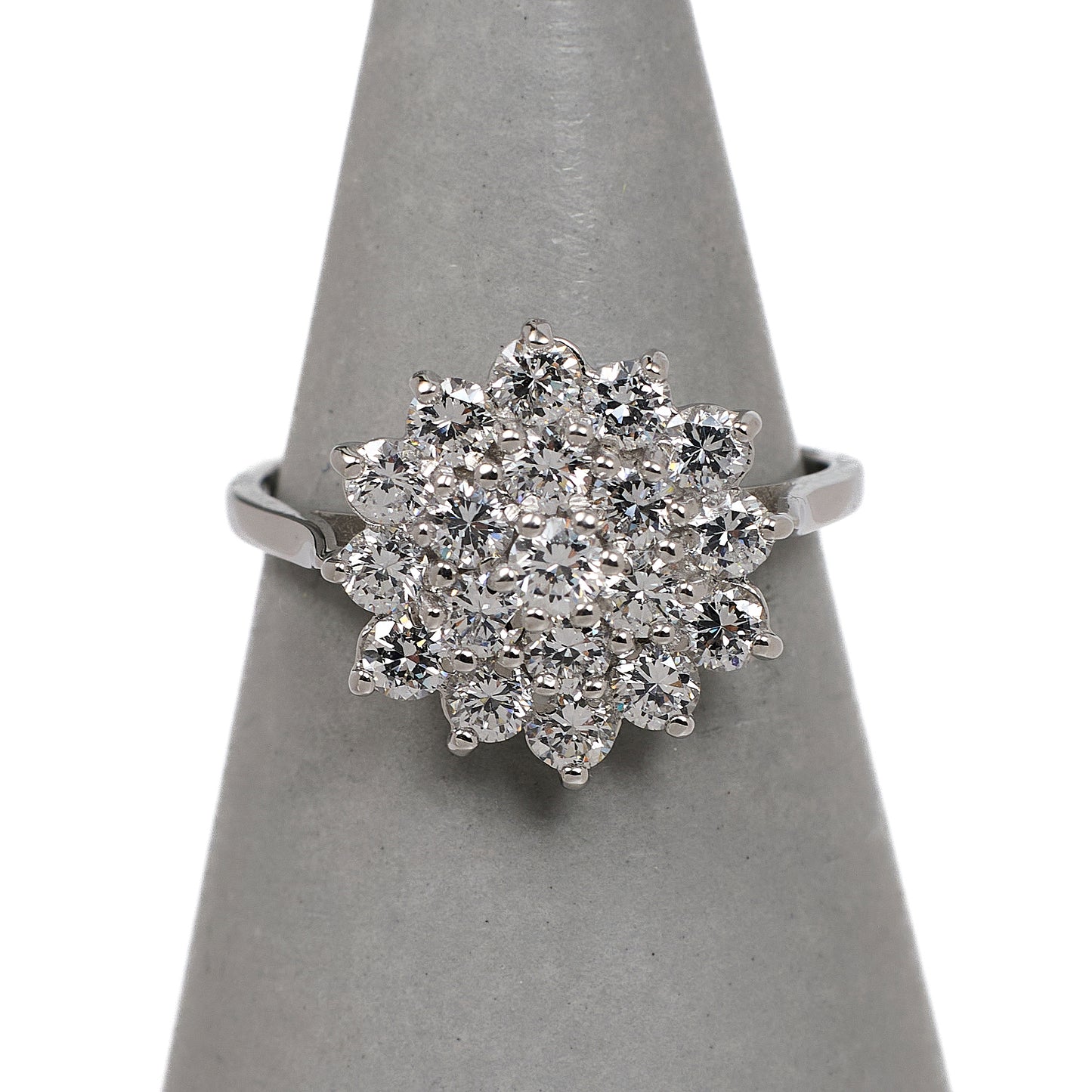 Pre-Owned 9ct White Gold CZ Cluster Ring Size L.5