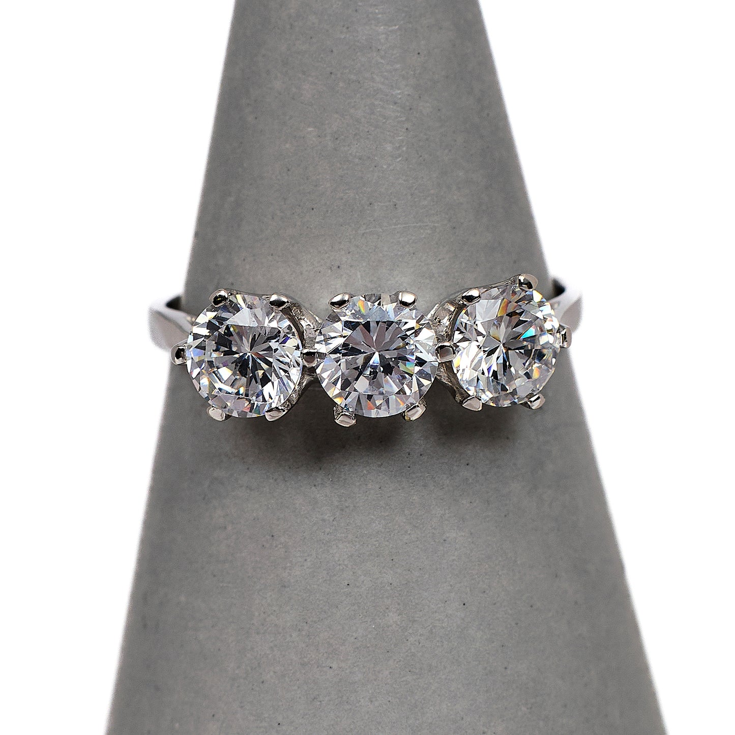 Pre-Owned 9ct Gold White Gold CZ Ring Size M