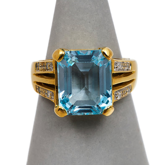 Pre-Owned 9ct Gold Rectangle Topaz & Diamond Ring Size N