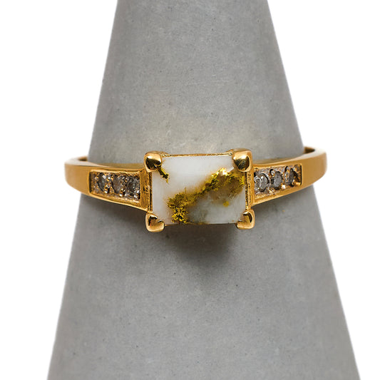 Pre-Owned 9ct Gold Rectangle Quartz & Diamond Sides Size Q.5