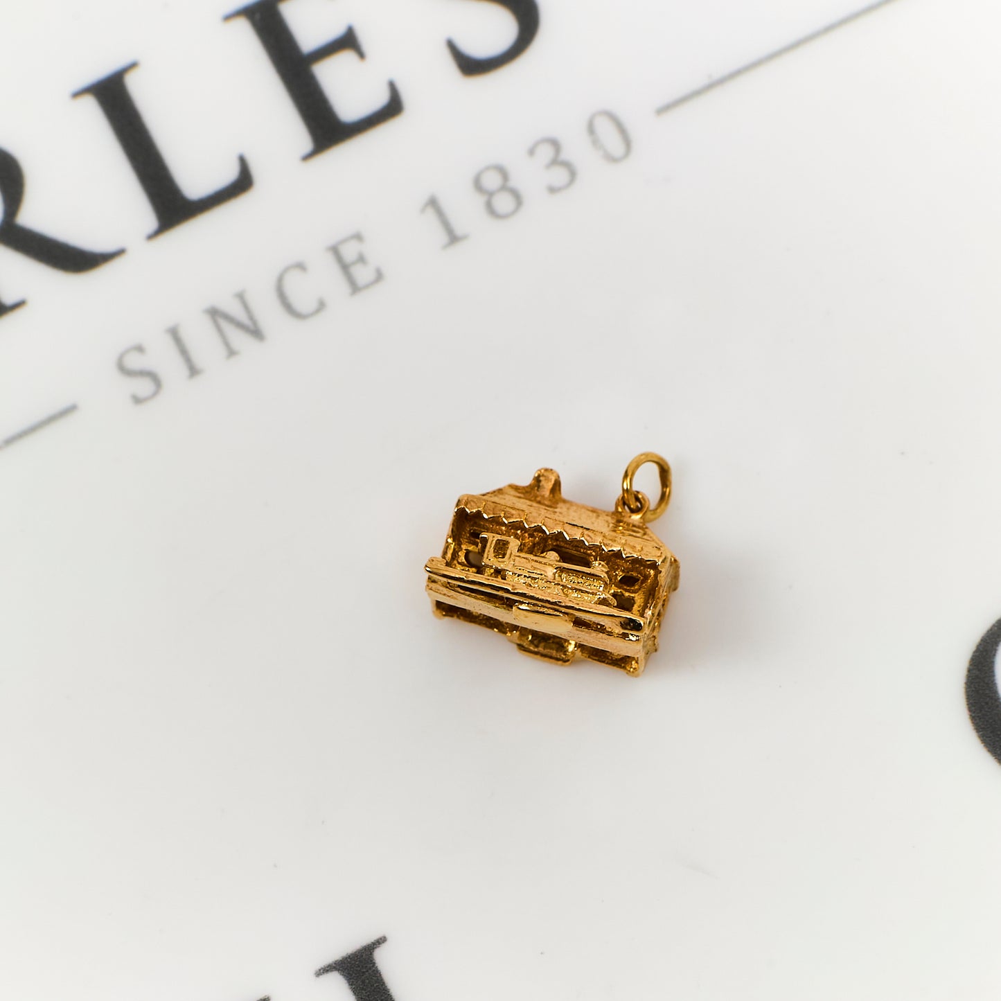 Pre-Owned 9ct Gold Train Station Charm With Moving Train