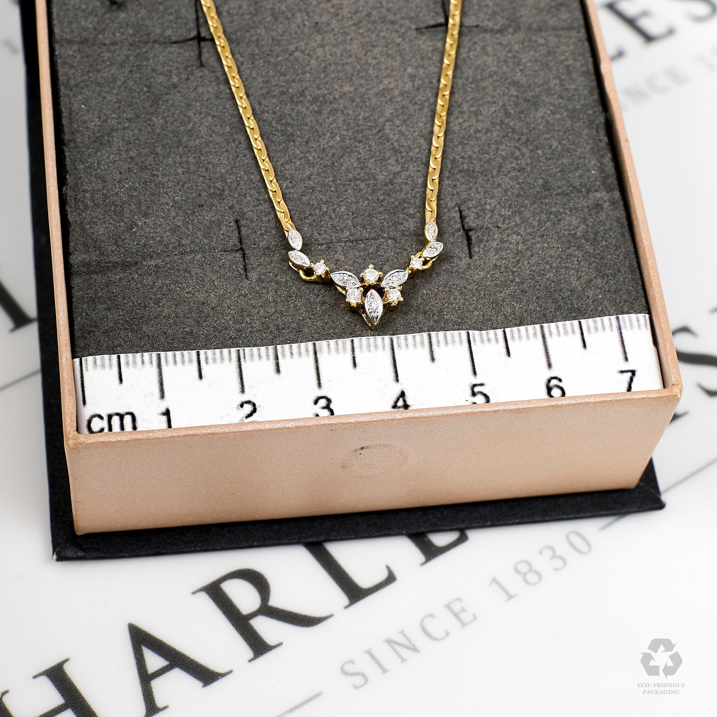 Pre-Owned 14ct Gold 10 Diamond Centre Dress Necklace 18 Inch
